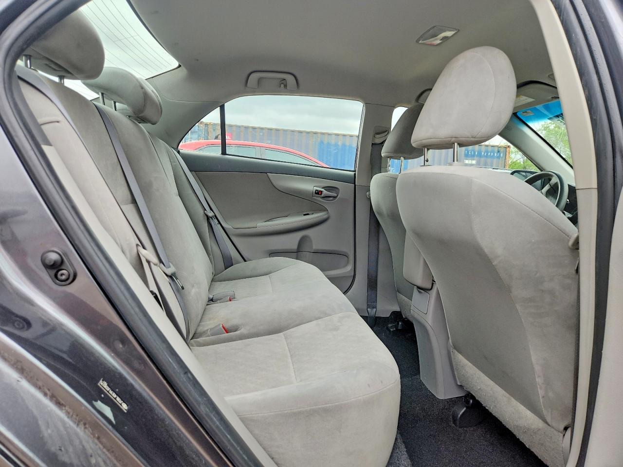 2009 Toyota Corolla Le Gray vin: JTDBL40E99J028275