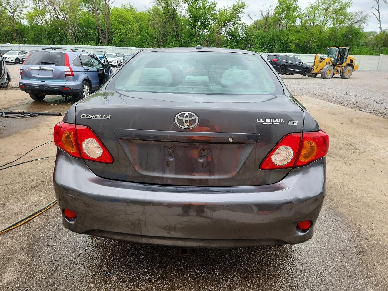 2009 Toyota Corolla Le Gray vin: JTDBL40E99J028275