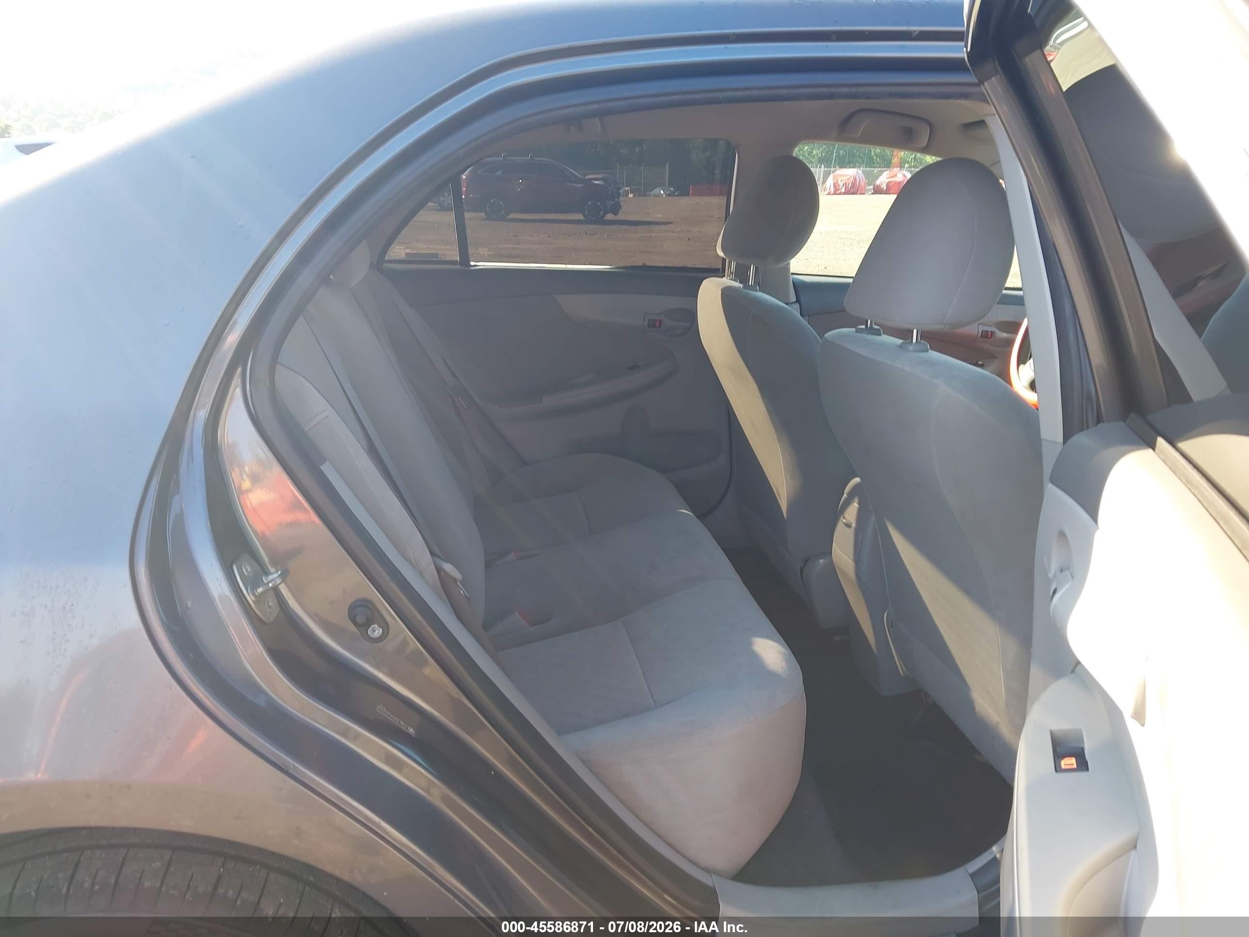 2009 Toyota Corolla Le Gray vin: JTDBL40E99J034349