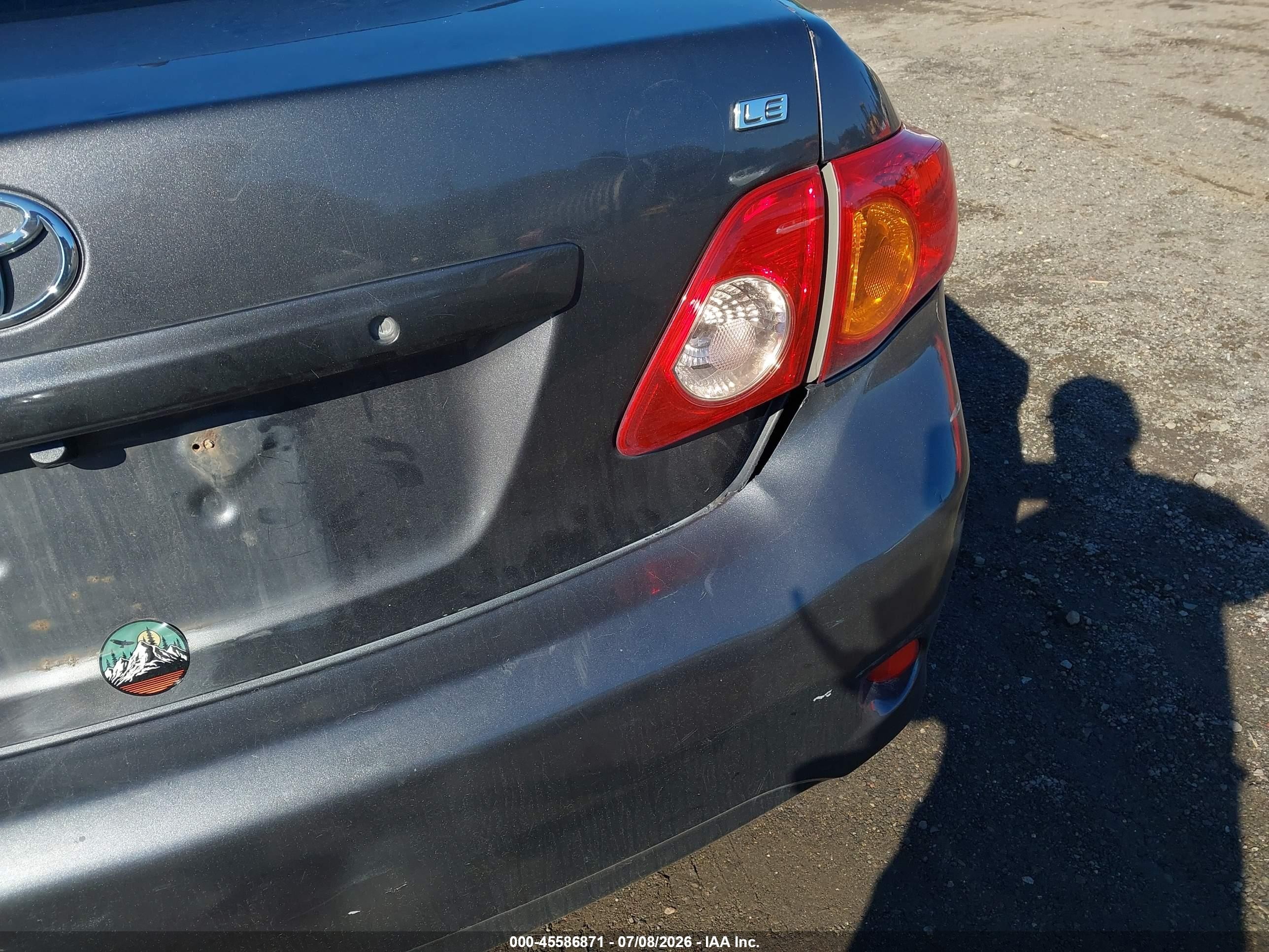 2009 Toyota Corolla Le Gray vin: JTDBL40E99J034349