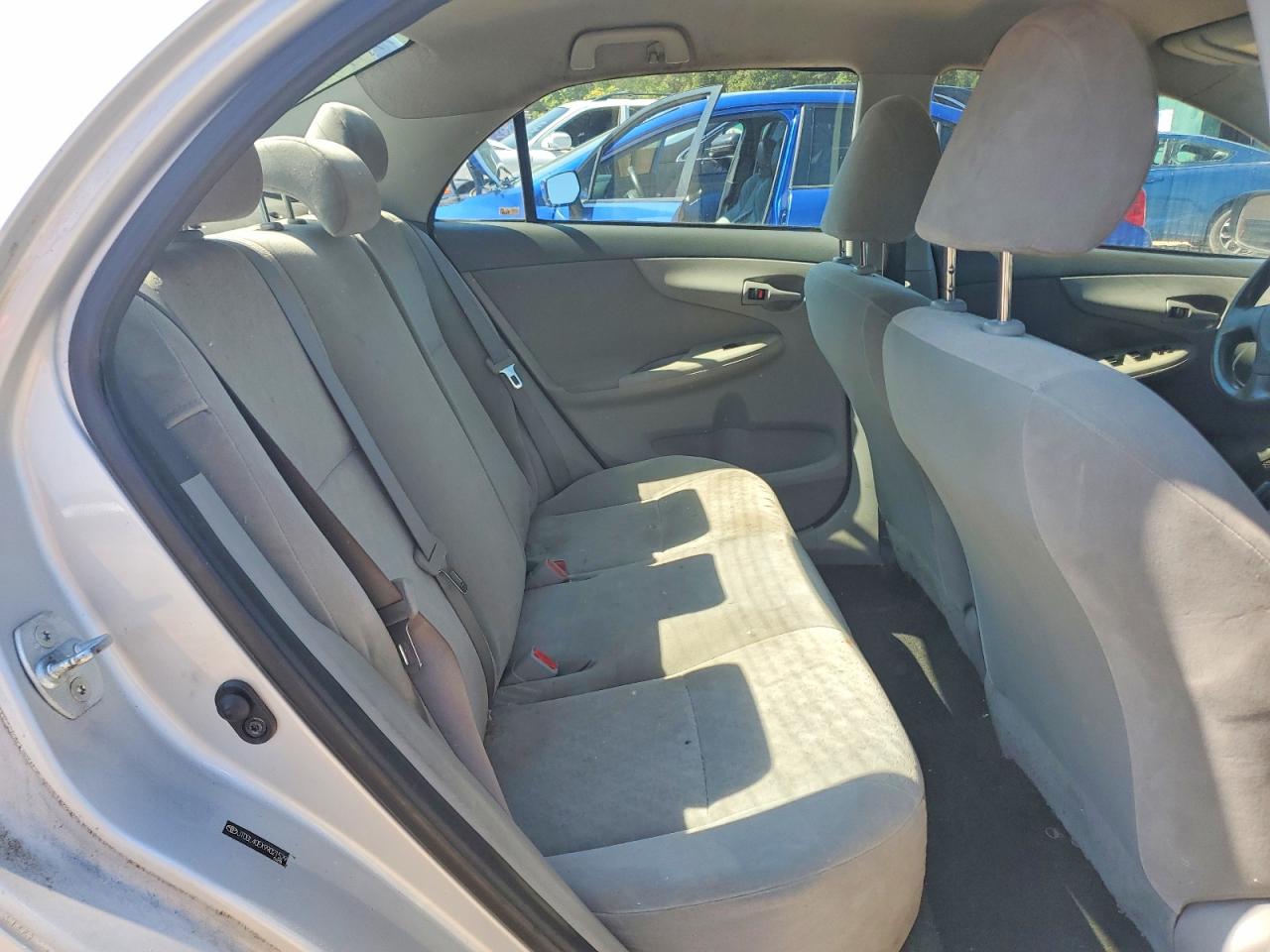2009 Toyota Corolla Le Silver vin: JTDBL40EX99021529