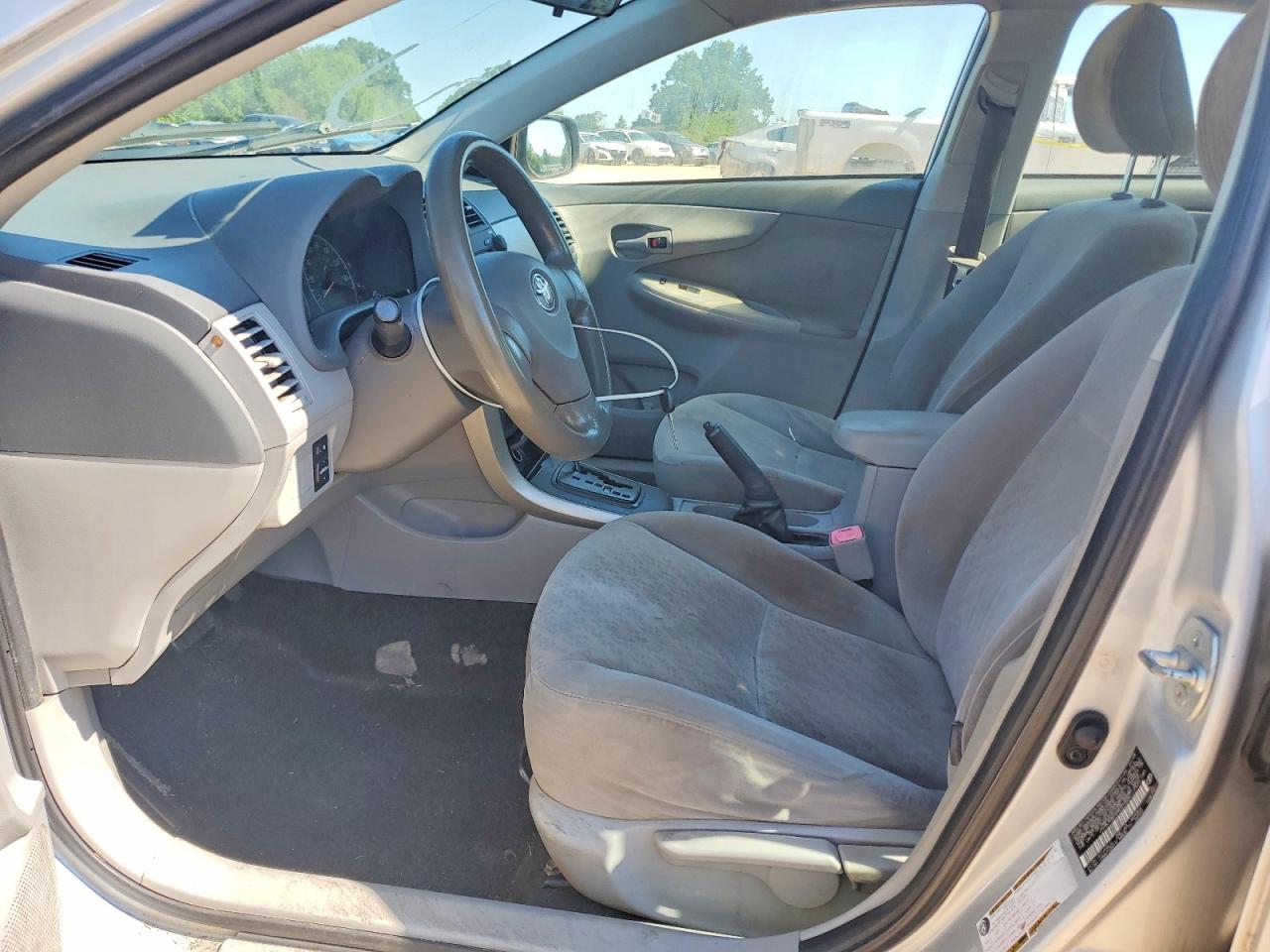 2009 Toyota Corolla Le Silver vin: JTDBL40EX99021529