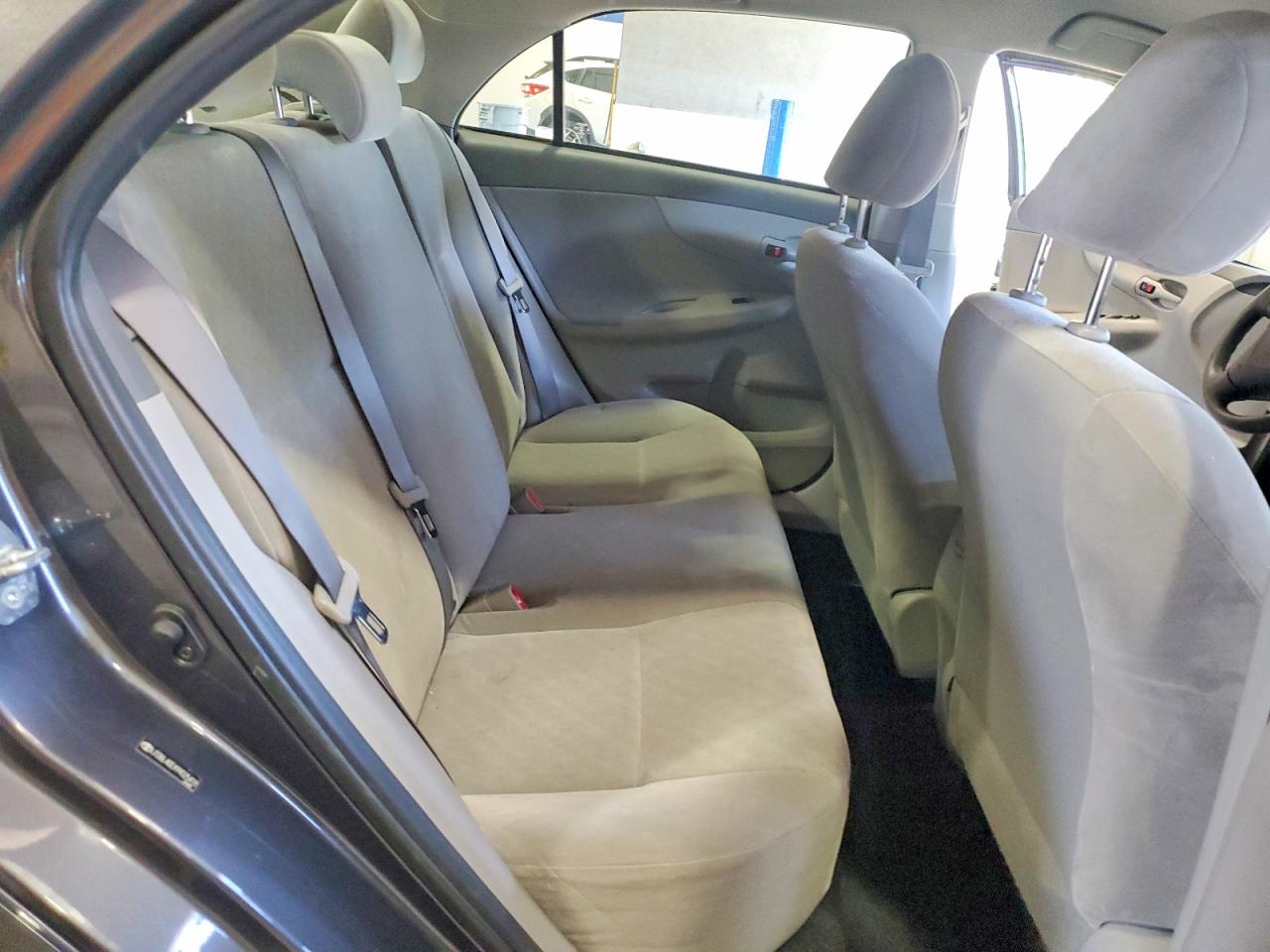 2009 Toyota Corolla Le Silver vin: JTDBL40EX99025418