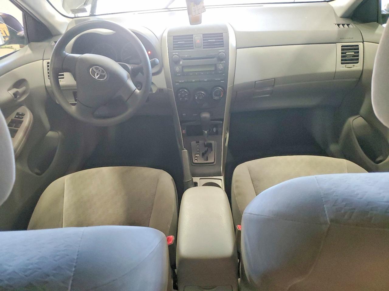 2009 Toyota Corolla Le Silver vin: JTDBL40EX99025418