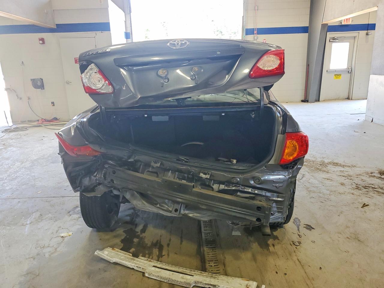2009 Toyota Corolla Le Silver vin: JTDBL40EX99025418