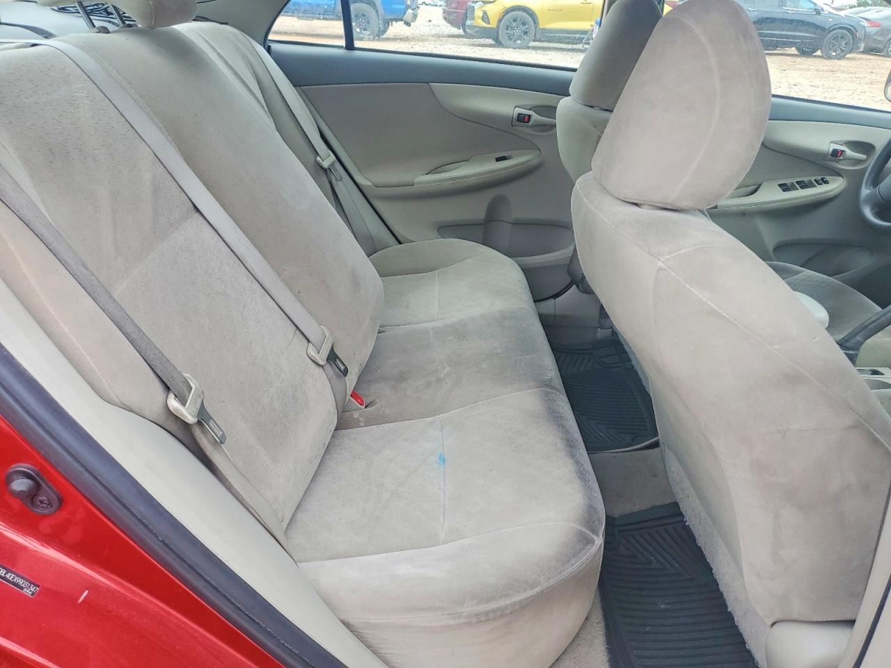 2009 Toyota Corolla Le Red vin: JTDBL40EX99031347