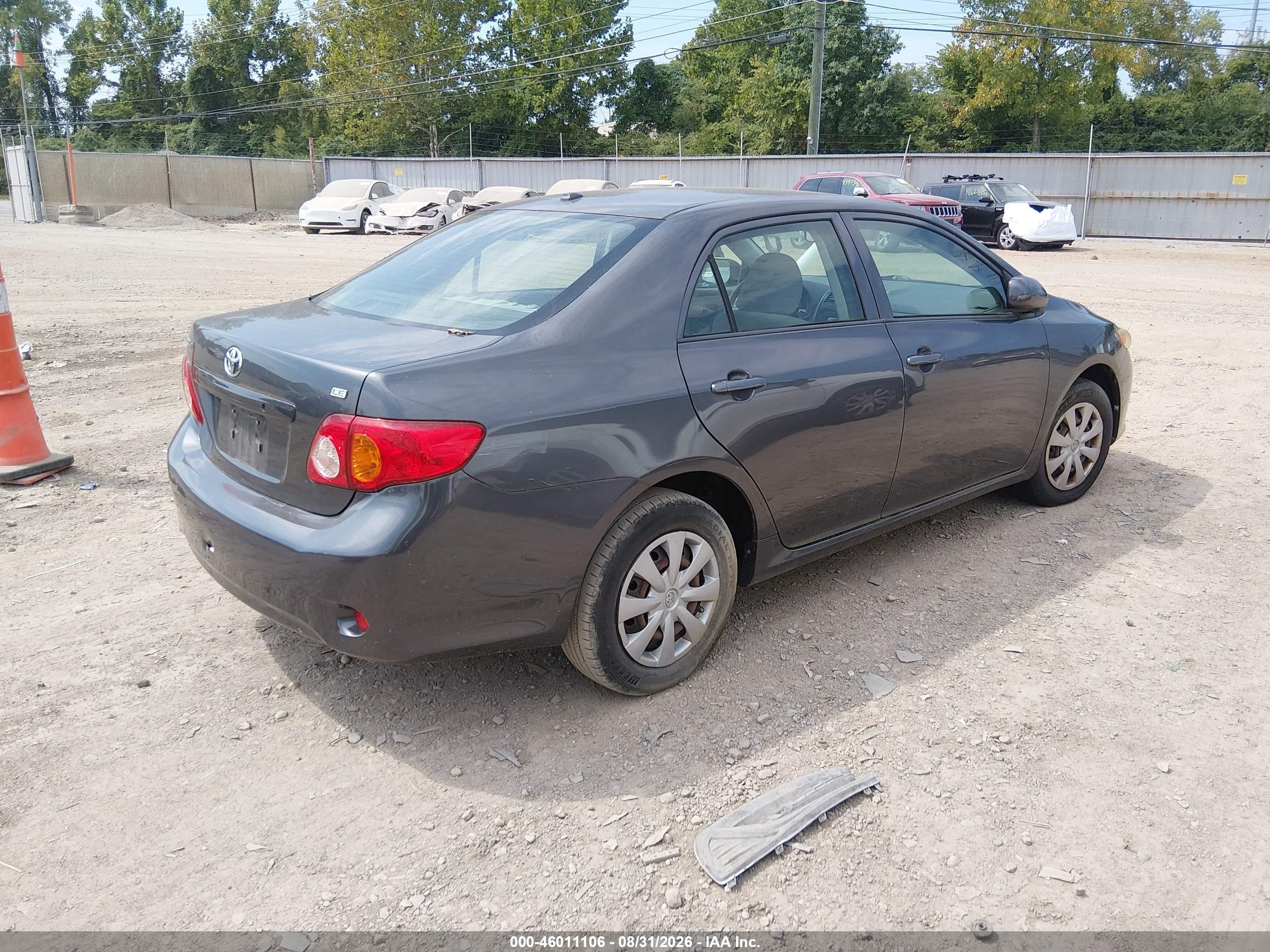 2009 Toyota Corolla Le Gray vin: JTDBL40EX99042851