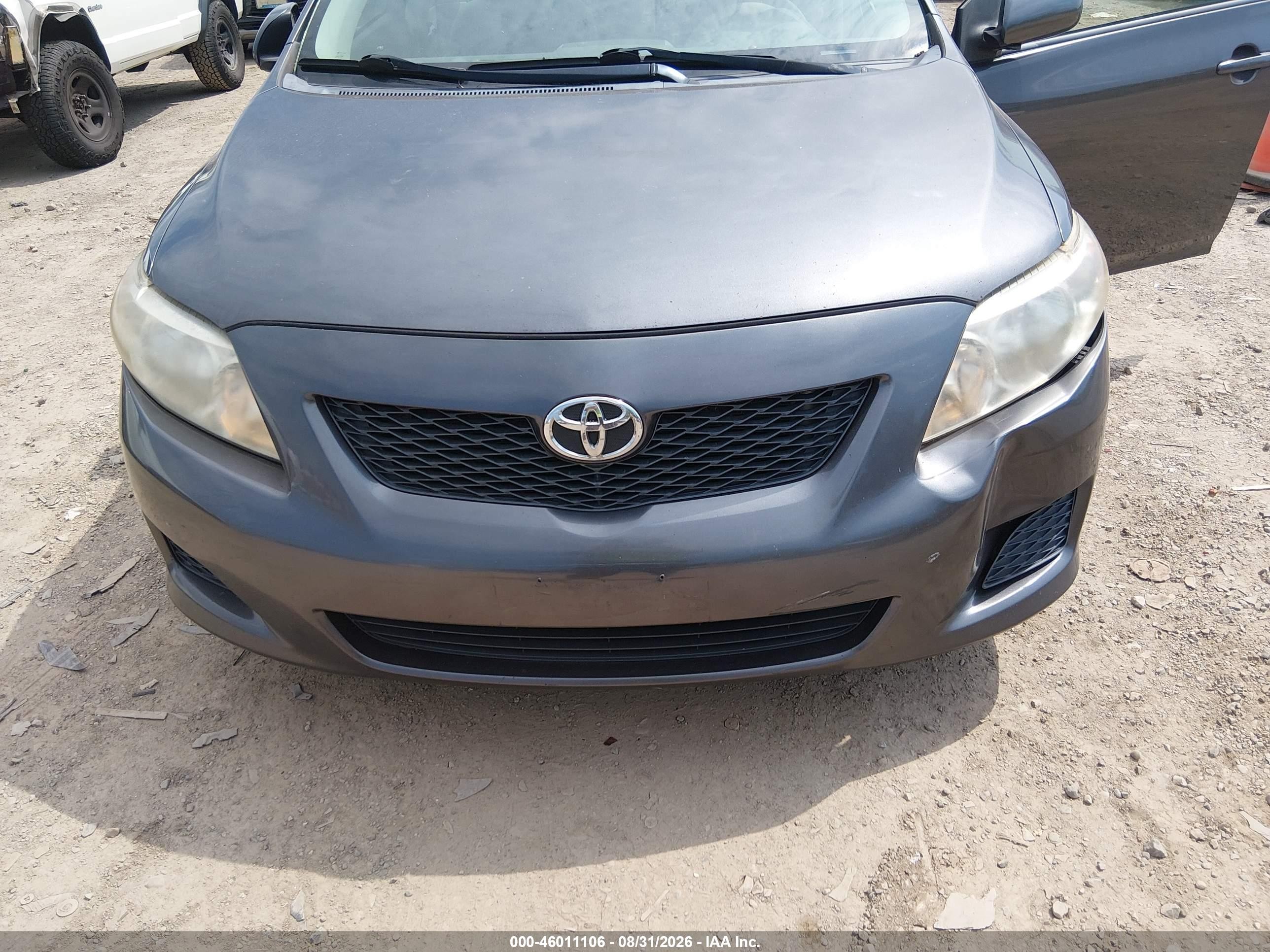 2009 Toyota Corolla Le Gray vin: JTDBL40EX99042851