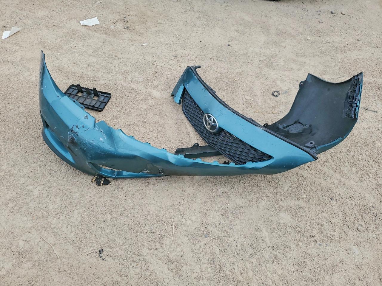 2009 Toyota Corolla Base Teal vin: JTDBL40EX99044910