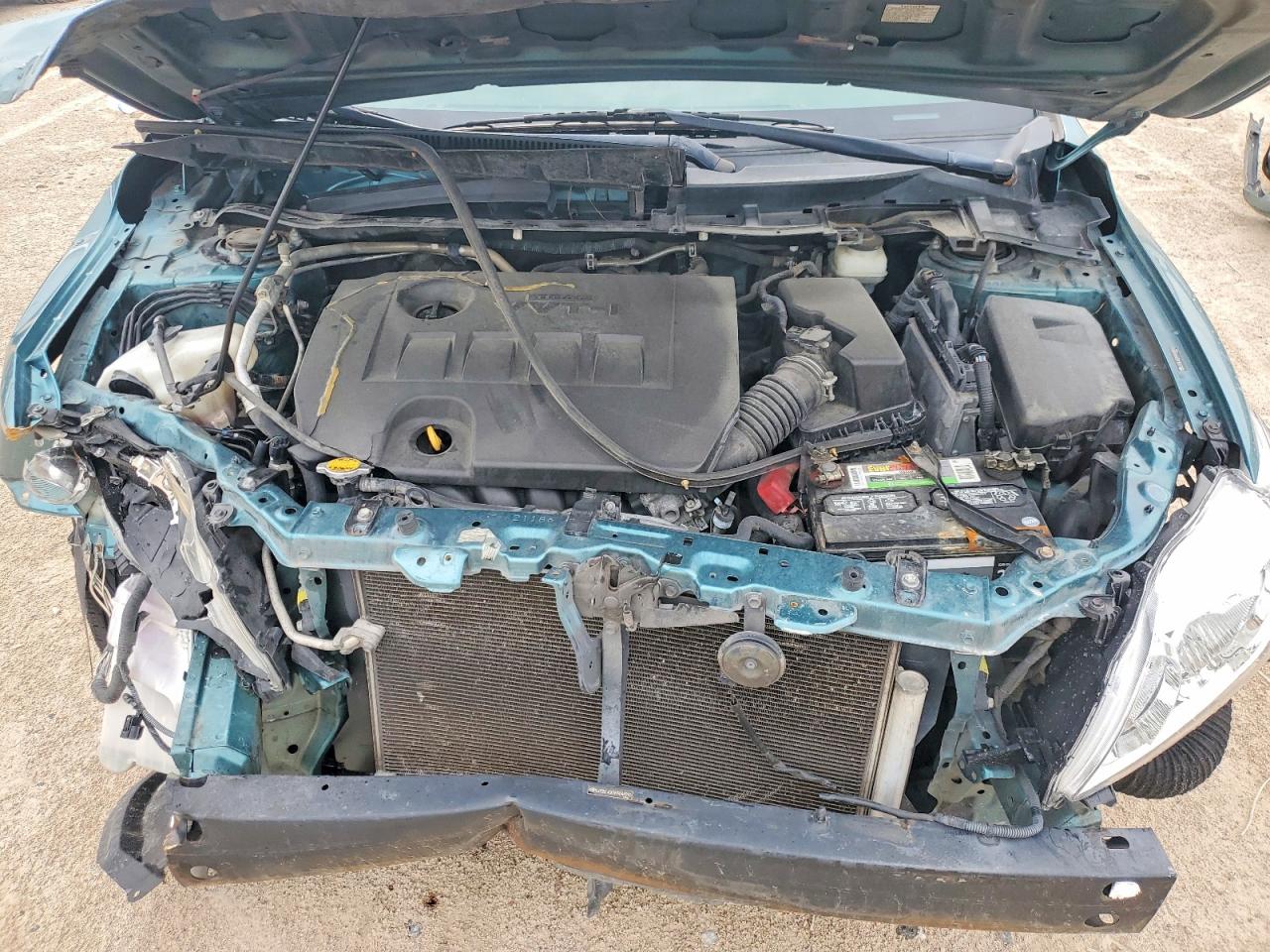 2009 Toyota Corolla Base Teal vin: JTDBL40EX99044910