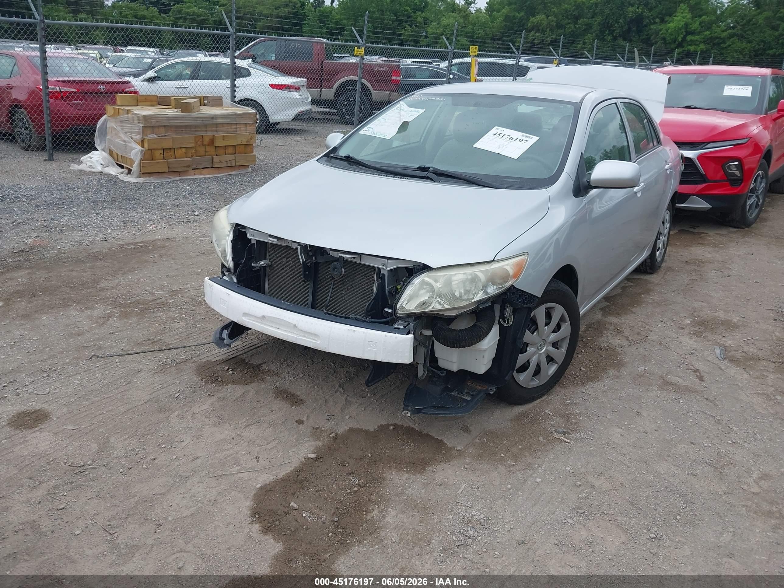 2009 Toyota Corolla Le Silver vin: JTDBL40EX99048472