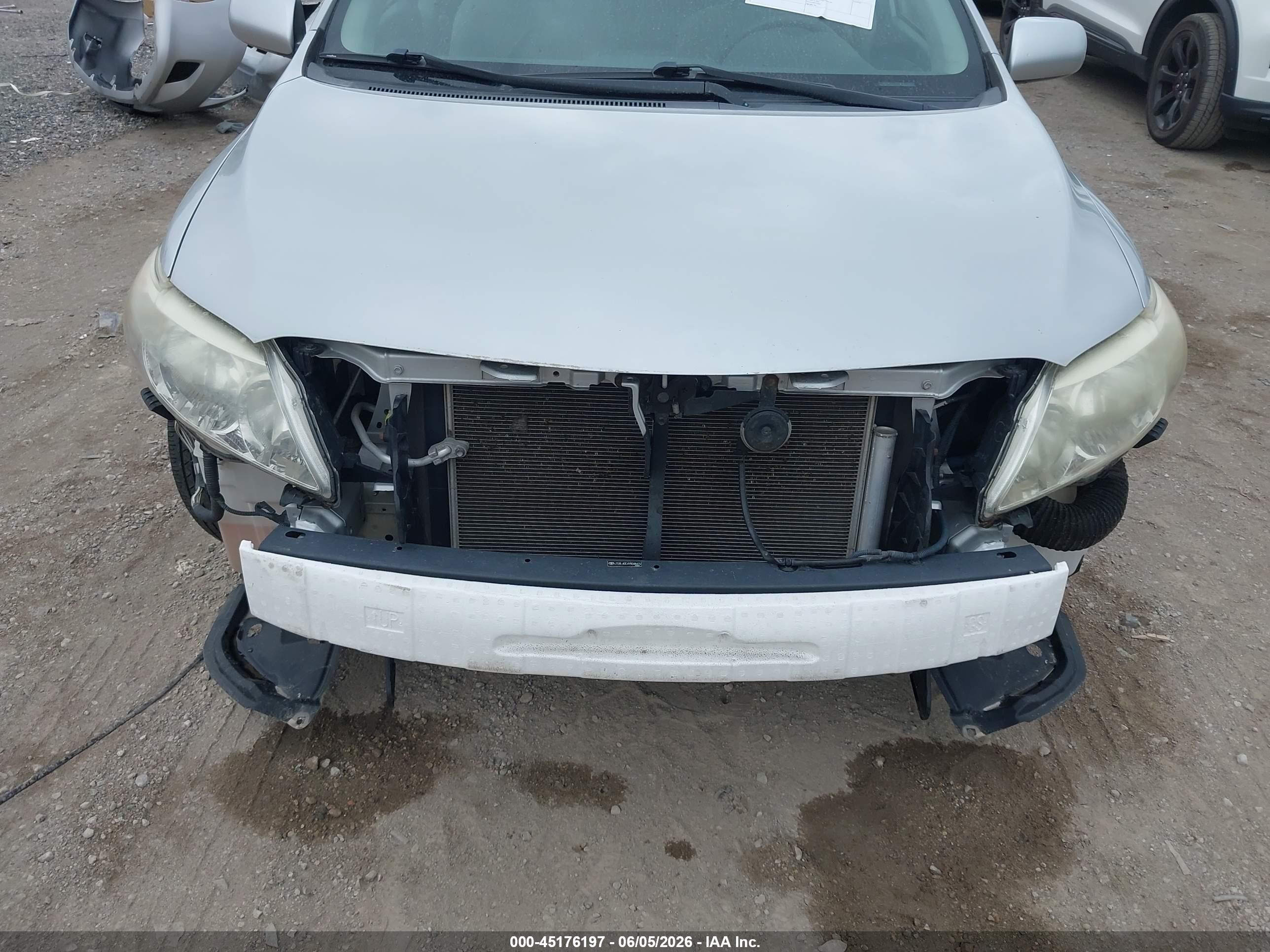 2009 Toyota Corolla Le Silver vin: JTDBL40EX99048472