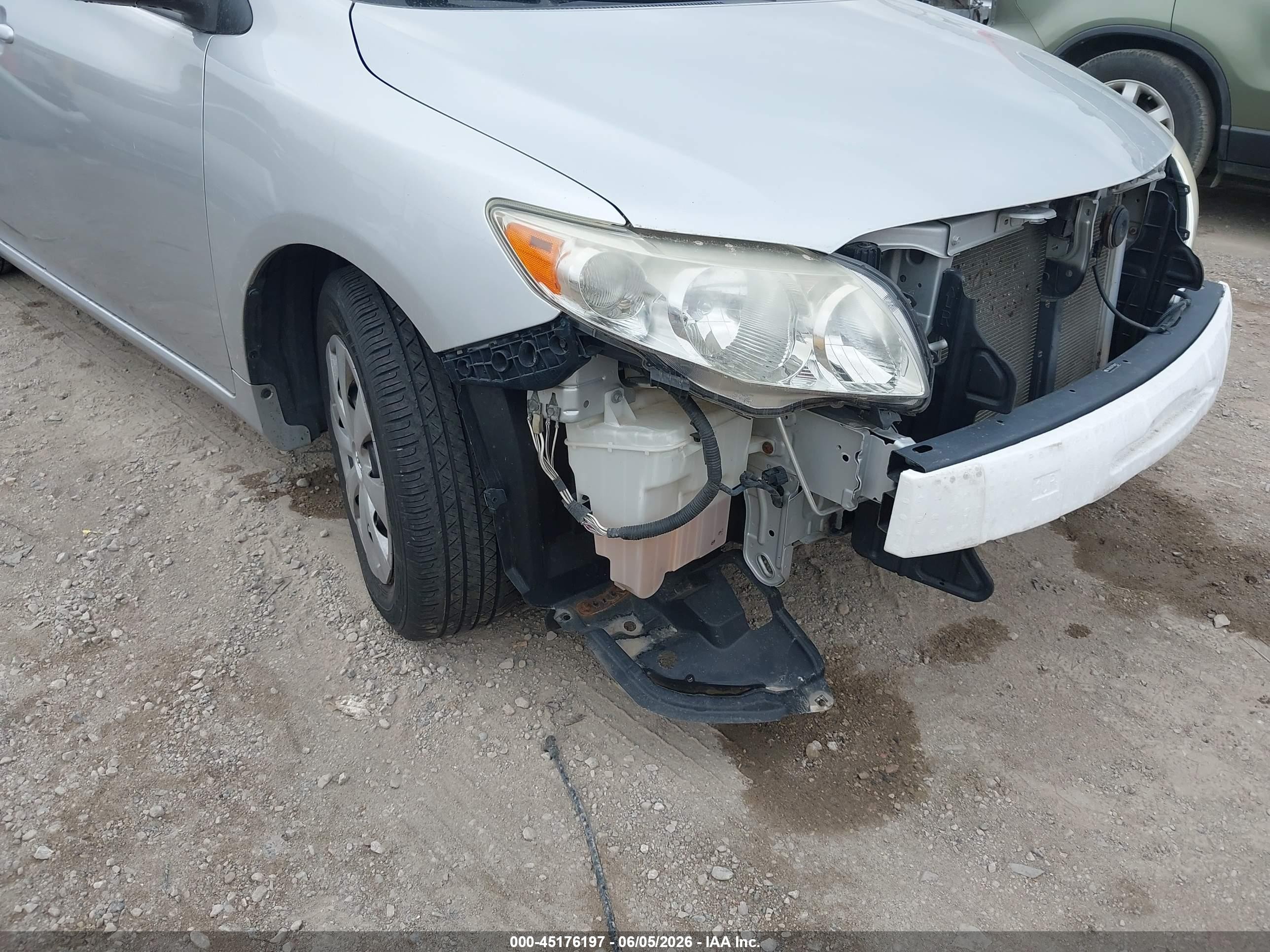 2009 Toyota Corolla Le Silver vin: JTDBL40EX99048472