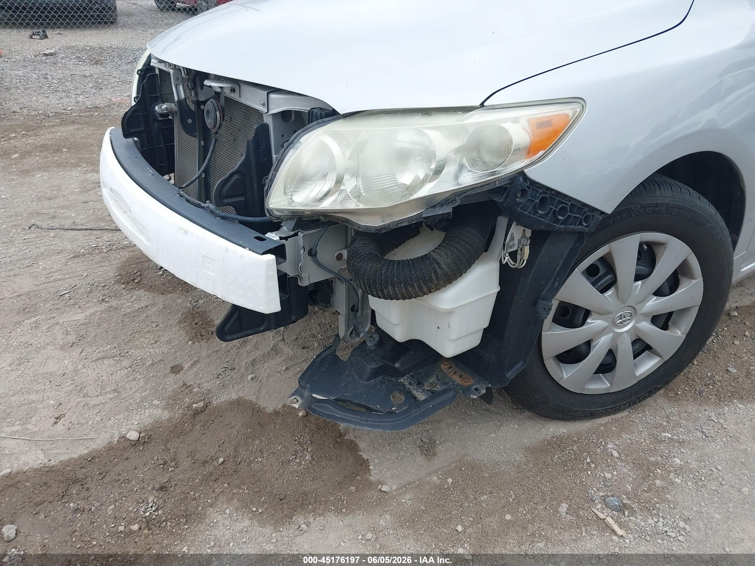 2009 Toyota Corolla Le Silver vin: JTDBL40EX99048472