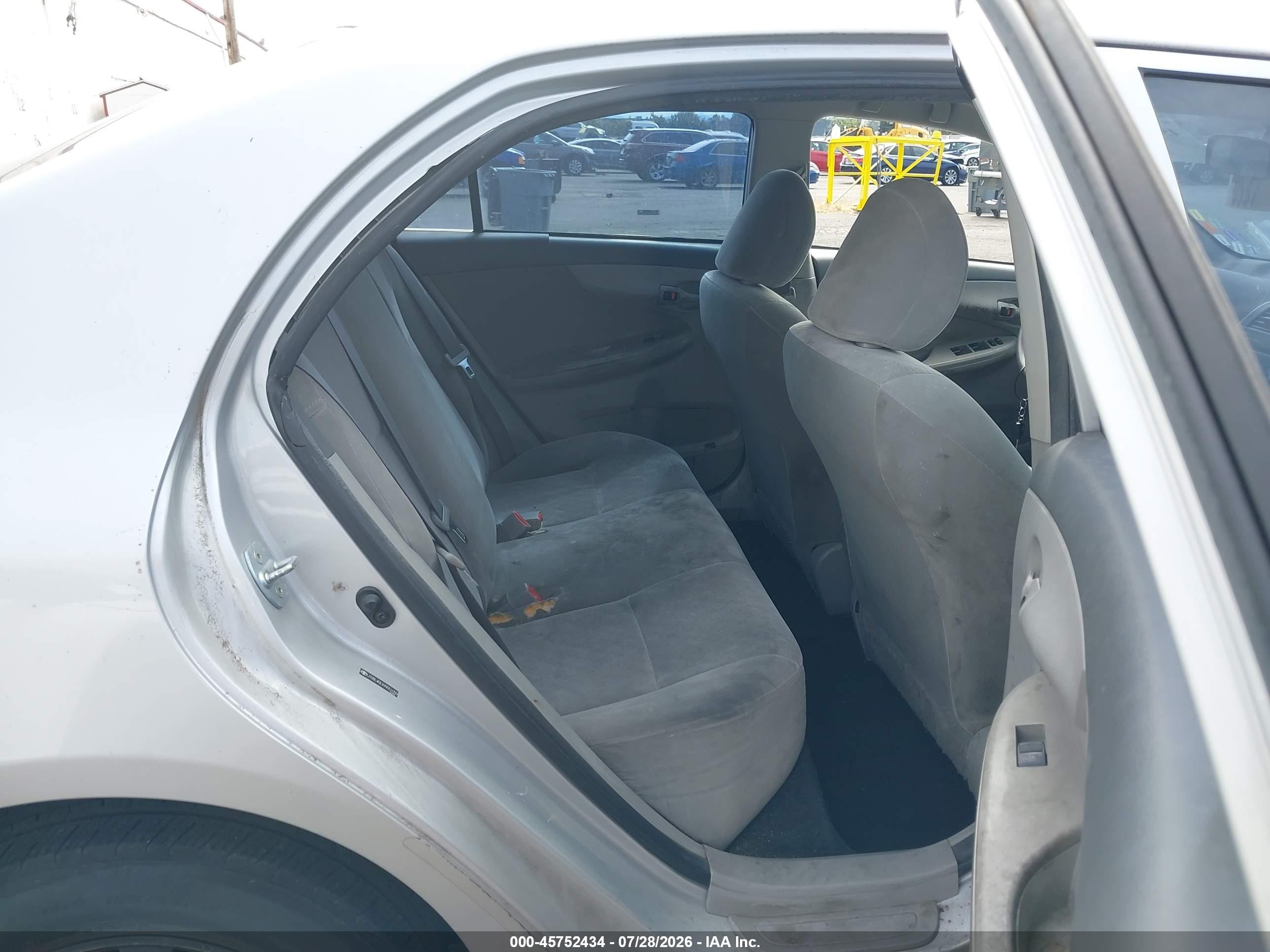 2009 Toyota Corolla Le Серый vin: JTDBL40EX99051050