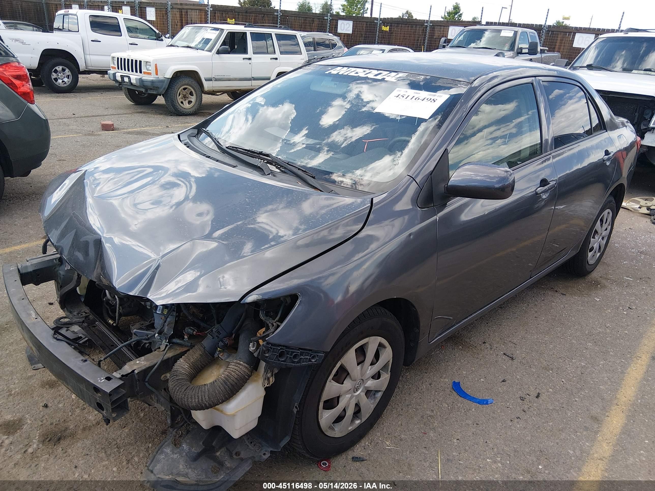 2009 Toyota Corolla Le Silver vin: JTDBL40EX99052604