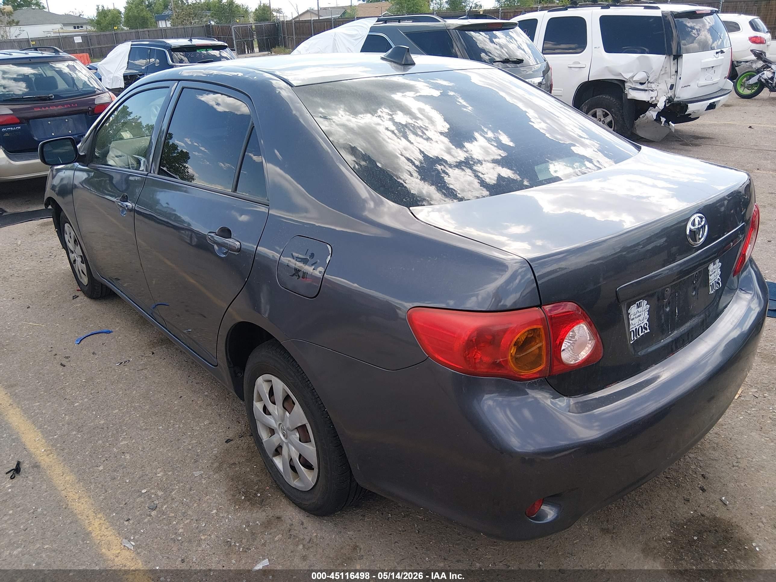 2009 Toyota Corolla Le Silver vin: JTDBL40EX99052604