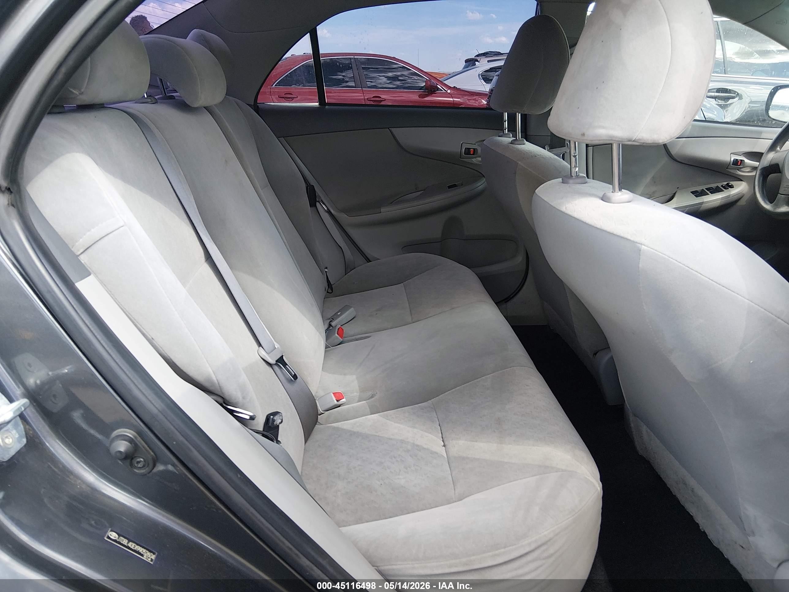 2009 Toyota Corolla Le Silver vin: JTDBL40EX99052604