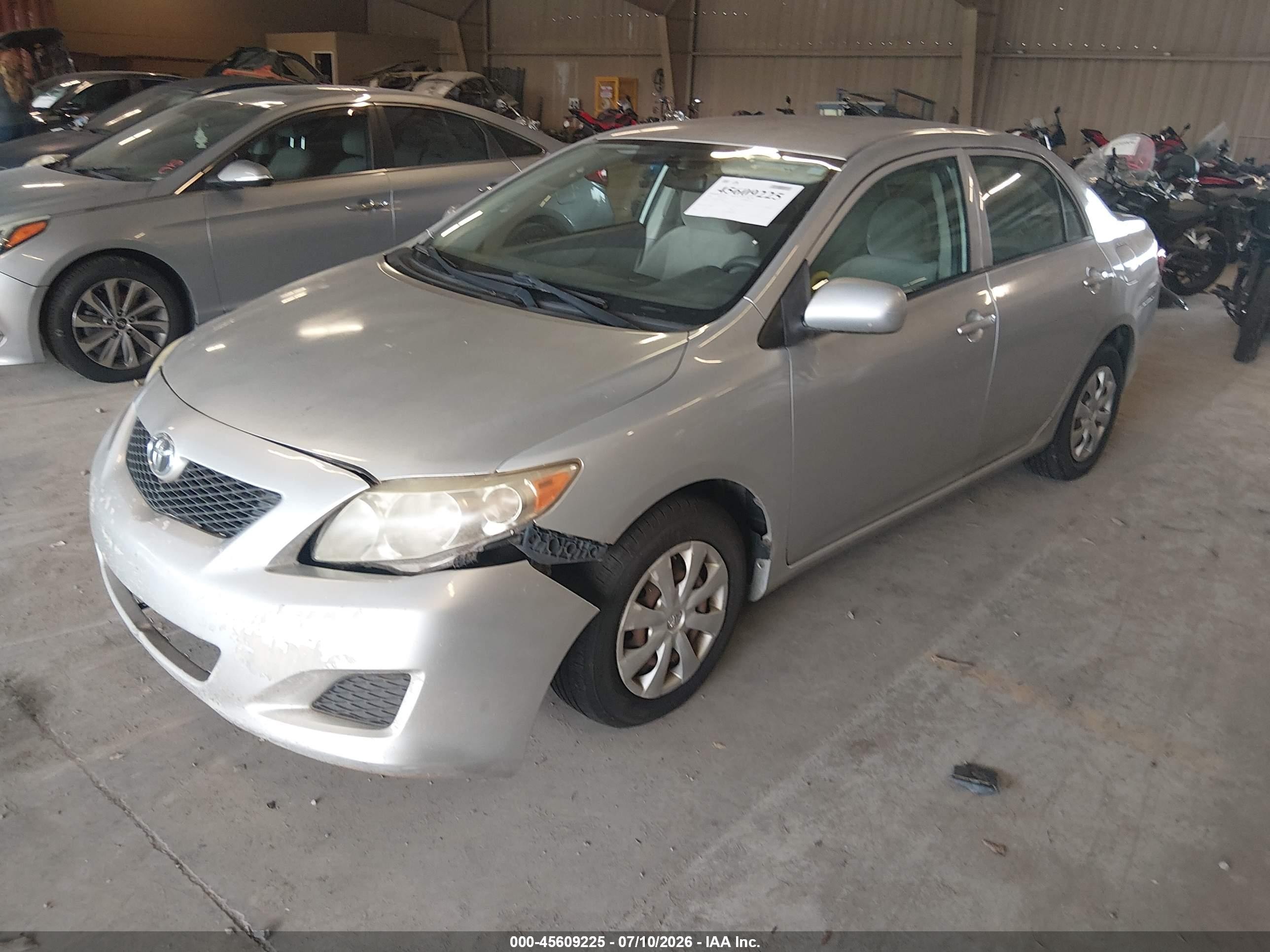2009 Toyota Corolla Le Silver vin: JTDBL40EX99056197