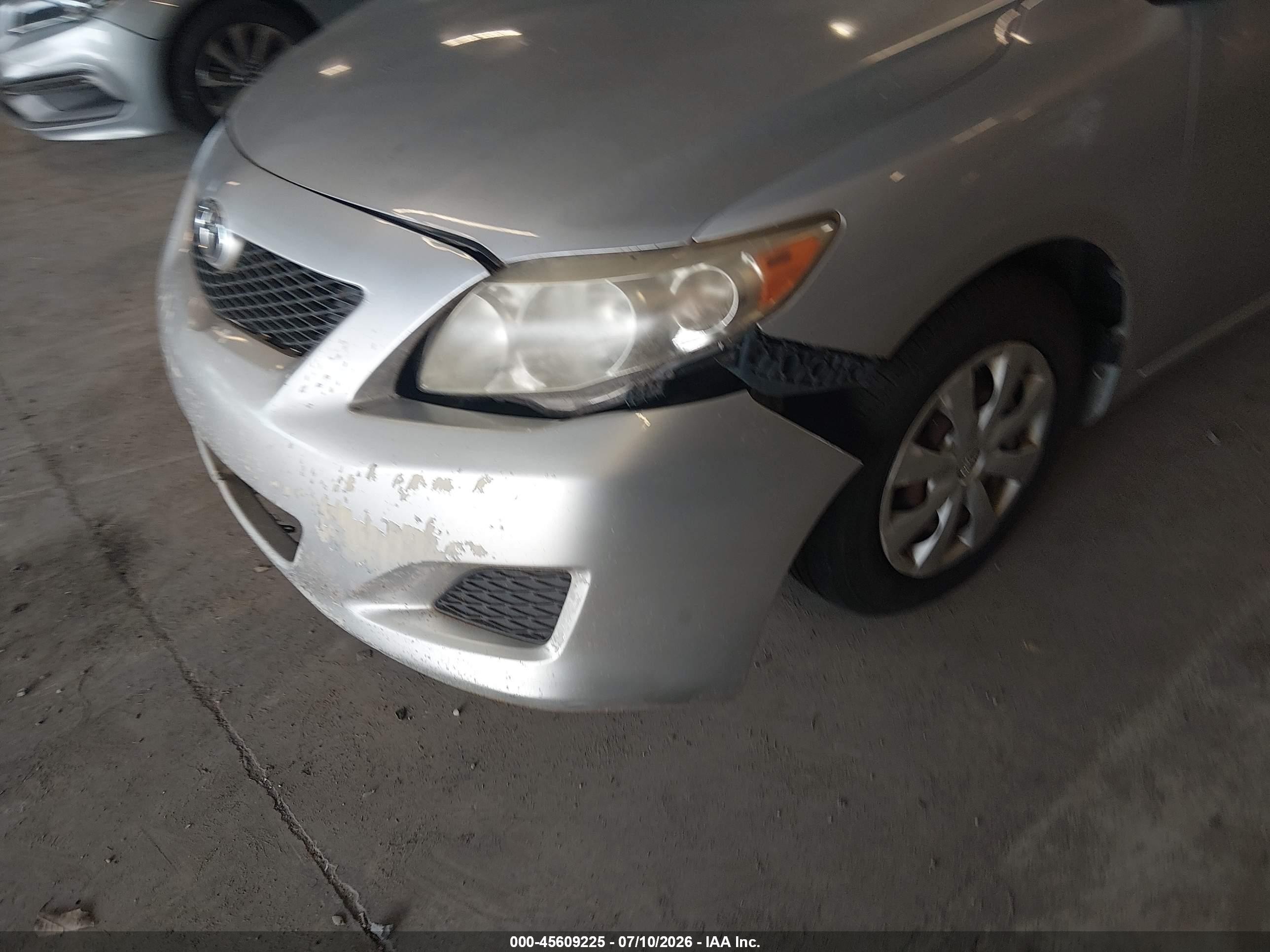 2009 Toyota Corolla Le Silver vin: JTDBL40EX99056197