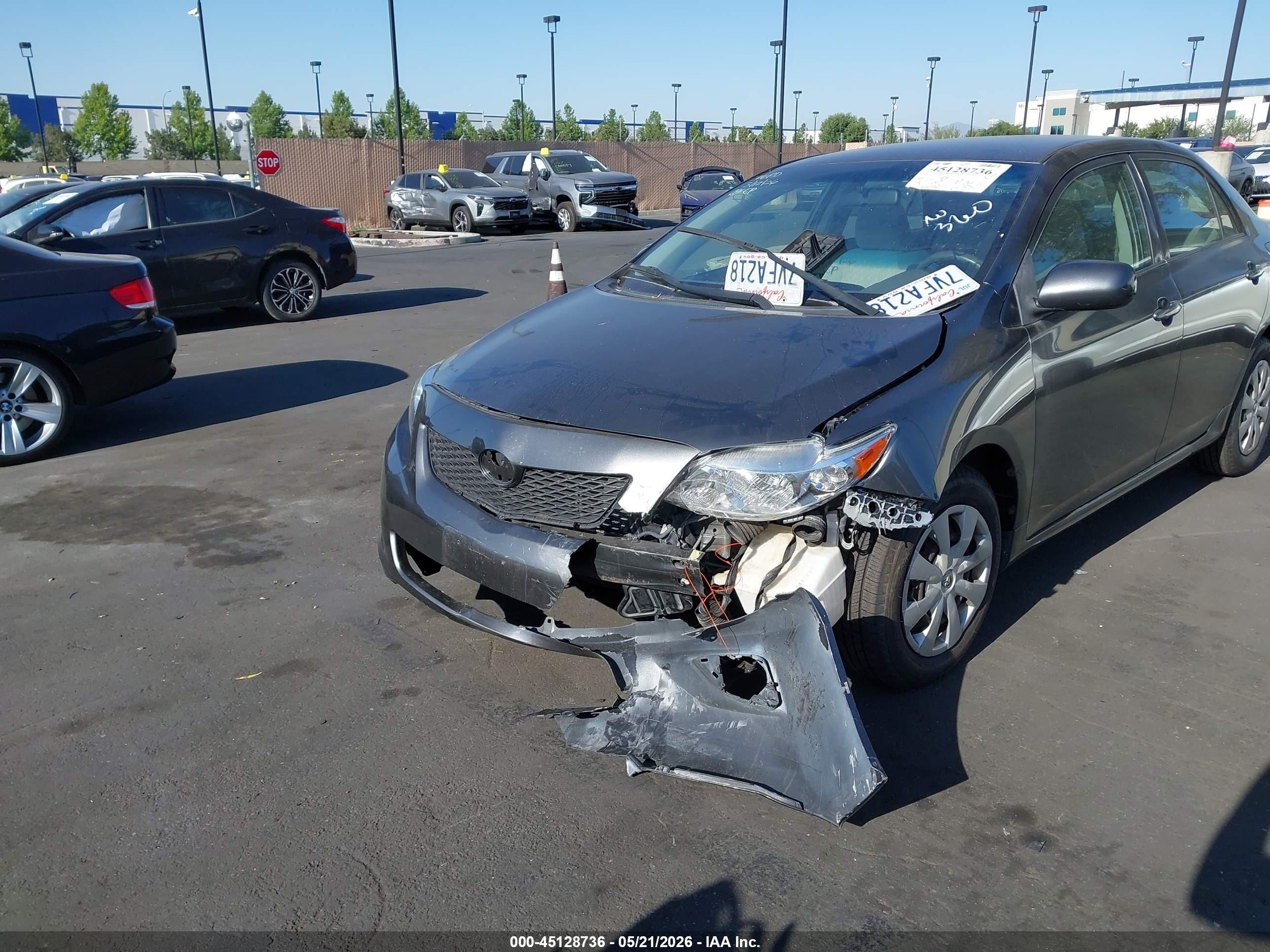 2009 Toyota Corolla Le Gray vin: JTDBL40EX99060878