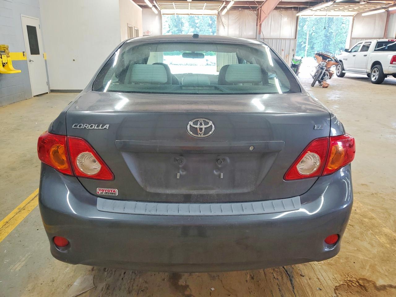 2009 Toyota Corolla Le Gray vin: JTDBL40EX99065322