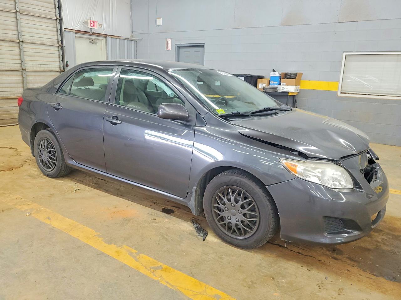 2009 Toyota Corolla Le Gray vin: JTDBL40EX99065322
