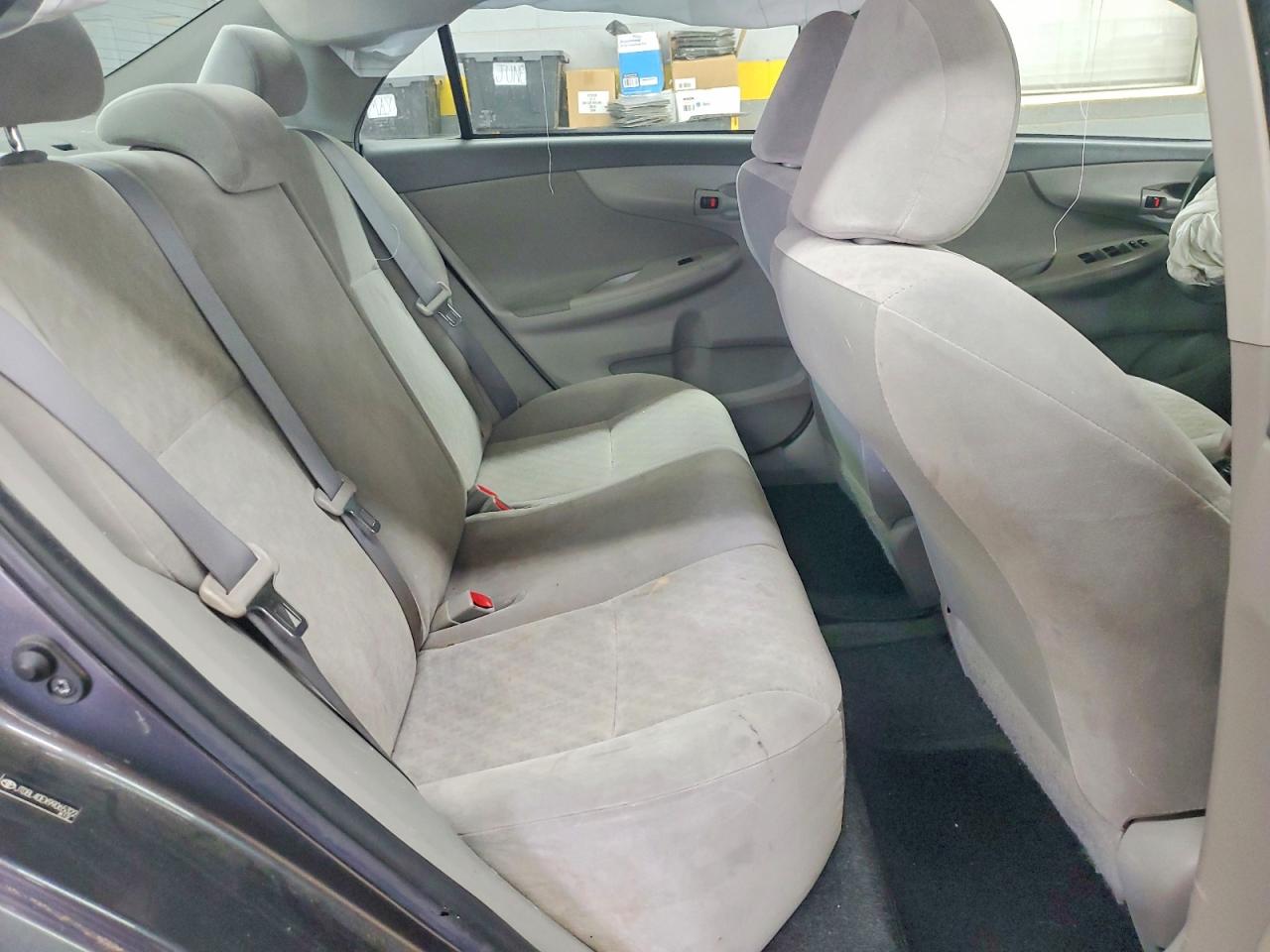 2009 Toyota Corolla Le Gray vin: JTDBL40EX99065322