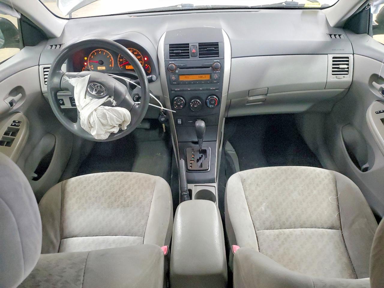 2009 Toyota Corolla Le Gray vin: JTDBL40EX99065322