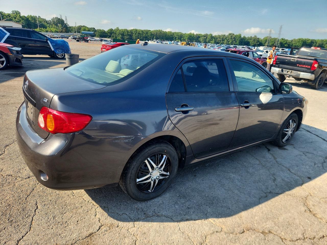 2009 Toyota Corolla Le Gray vin: JTDBL40EX99071816