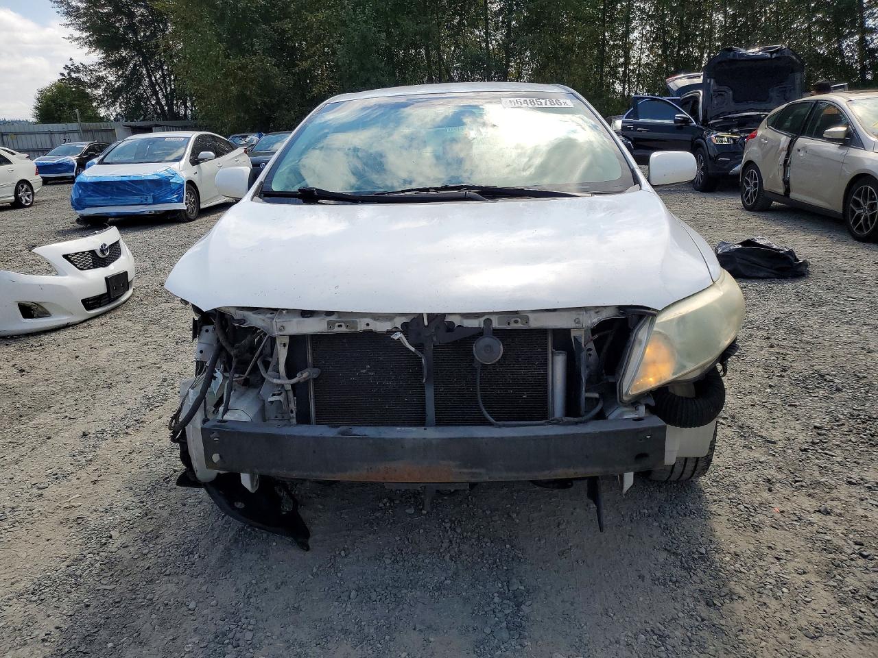 2009 Toyota Corolla Le White vin: JTDBL40EX99081908