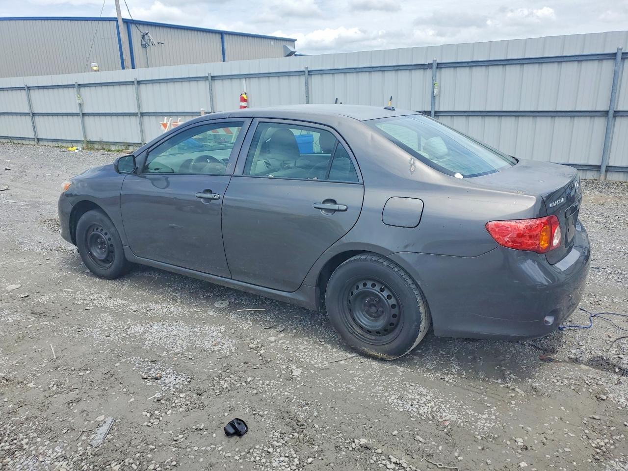 2009 Toyota Corolla Le Silver vin: JTDBL40EX9J001148