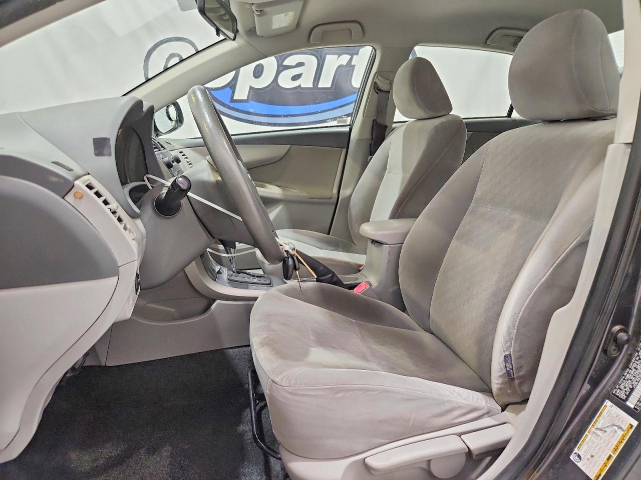 2009 Toyota Corolla Base Gray vin: JTDBL40EX9J002770