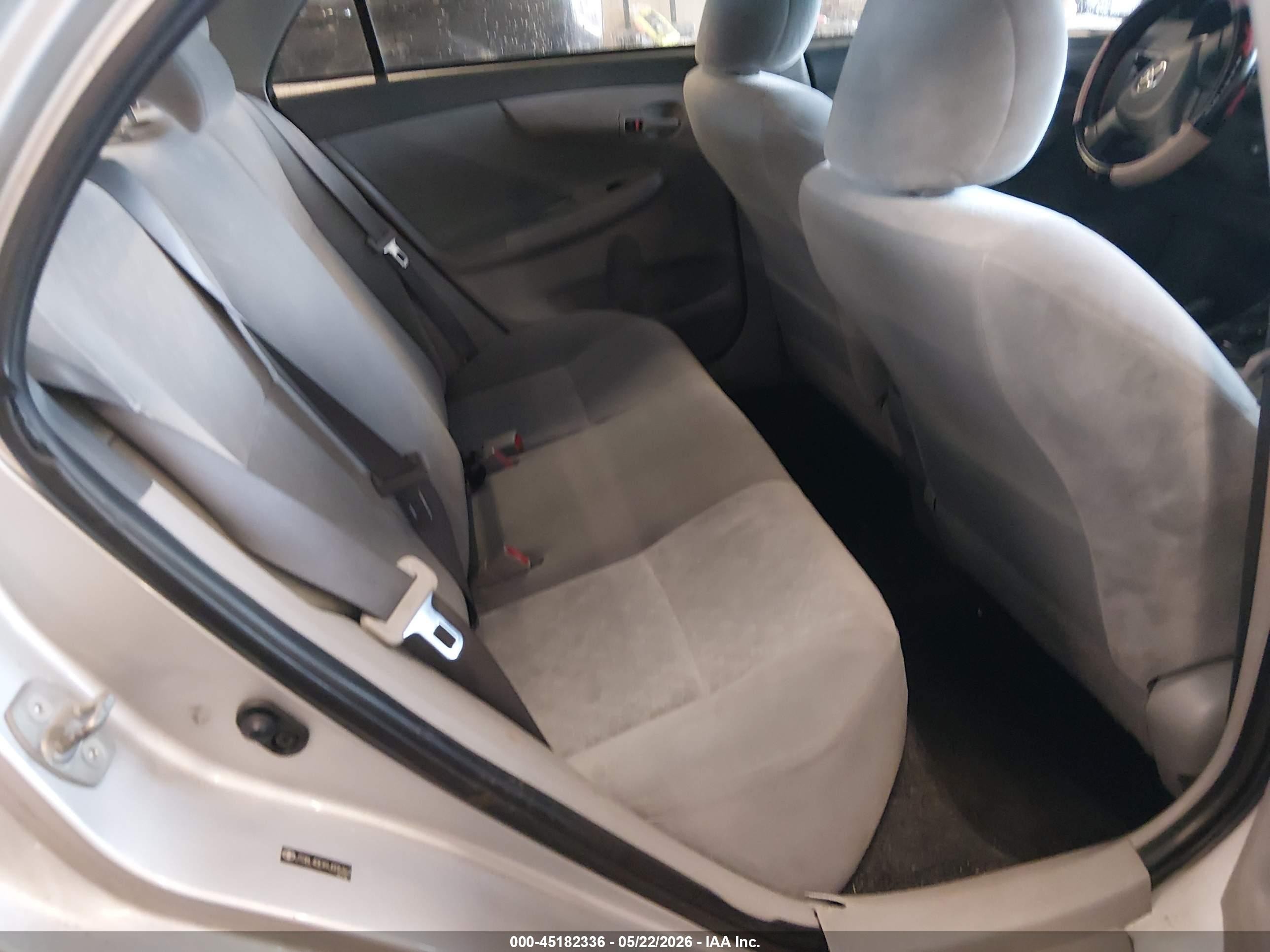2009 Toyota Corolla Le Silver vin: JTDBL40EX9J005362