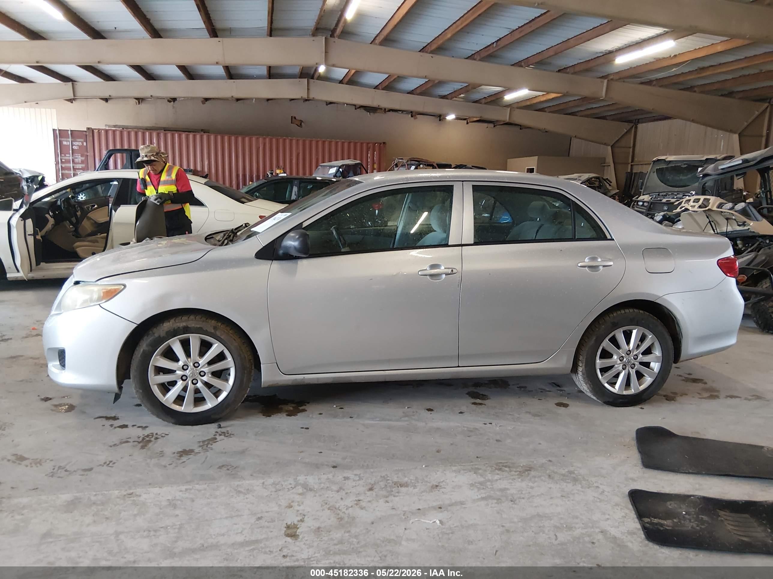 2009 Toyota Corolla Le Silver vin: JTDBL40EX9J005362