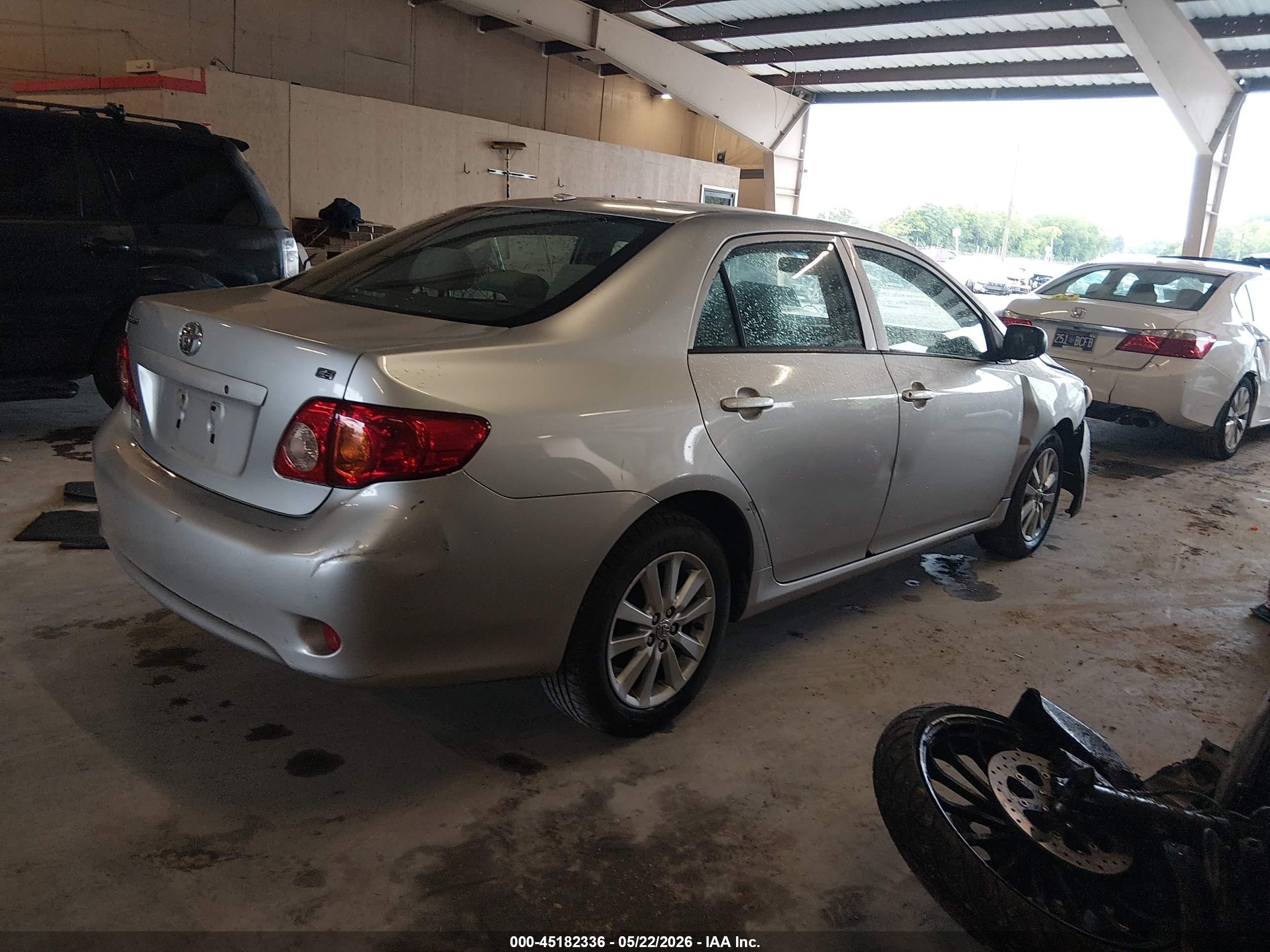 2009 Toyota Corolla Le Silver vin: JTDBL40EX9J005362
