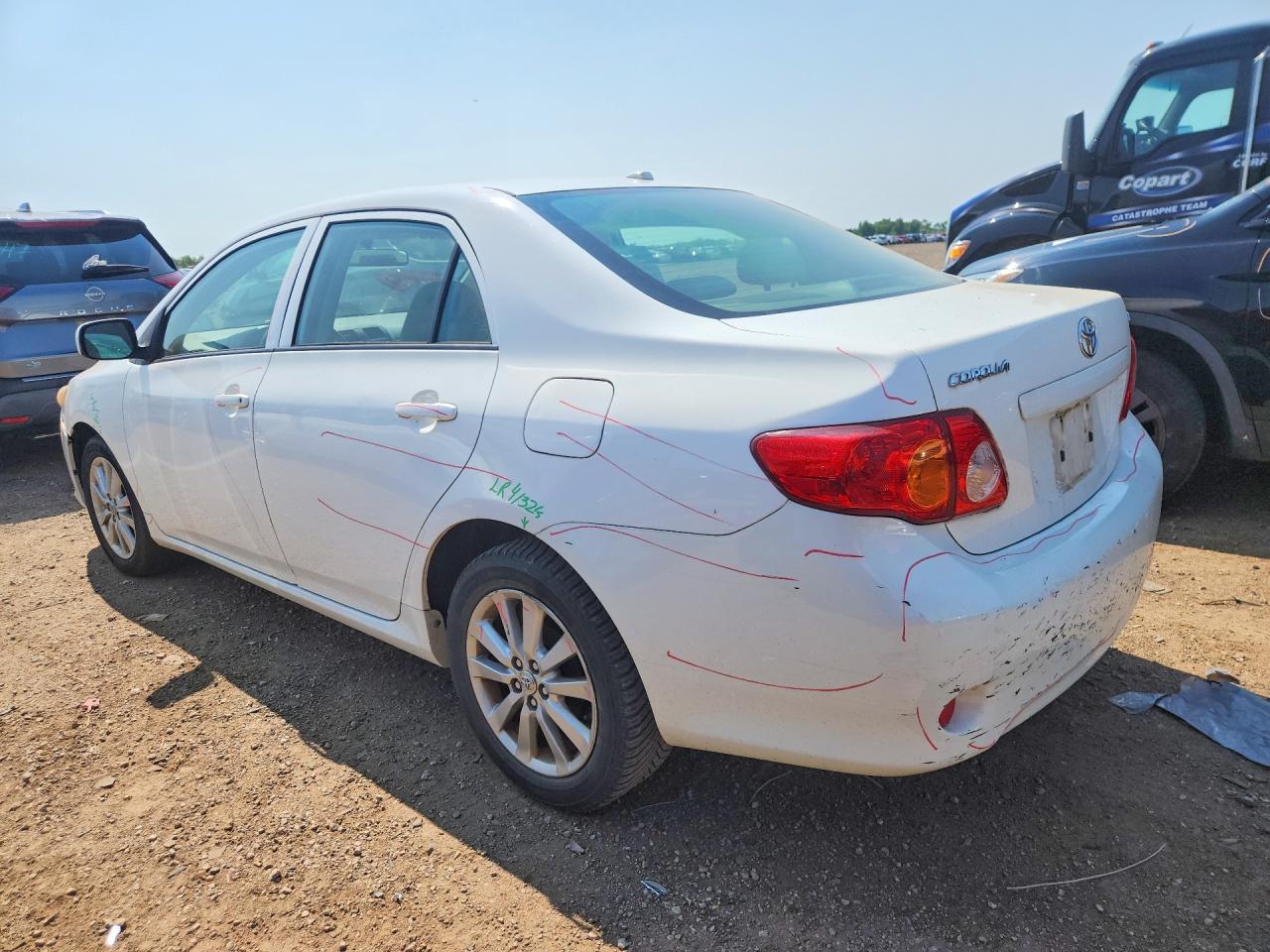 2009 Toyota Corolla Le White vin: JTDBL40EX9J012943