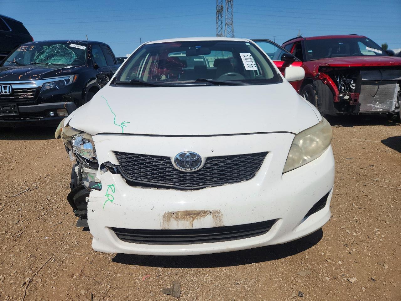 2009 Toyota Corolla Le White vin: JTDBL40EX9J012943