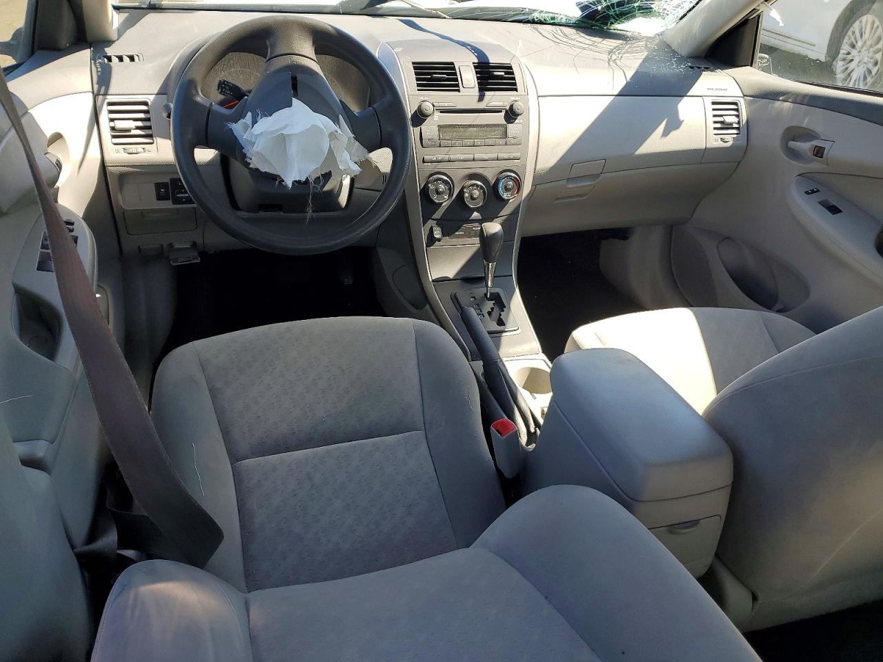 2009 Toyota Corolla Le Серебряный vin: JTDBL40EX9J020198