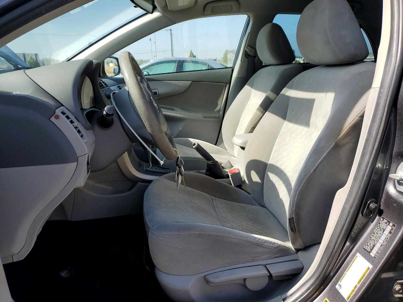 2009 Toyota Corolla Base Угольный vin: JTDBL40EX9J023991