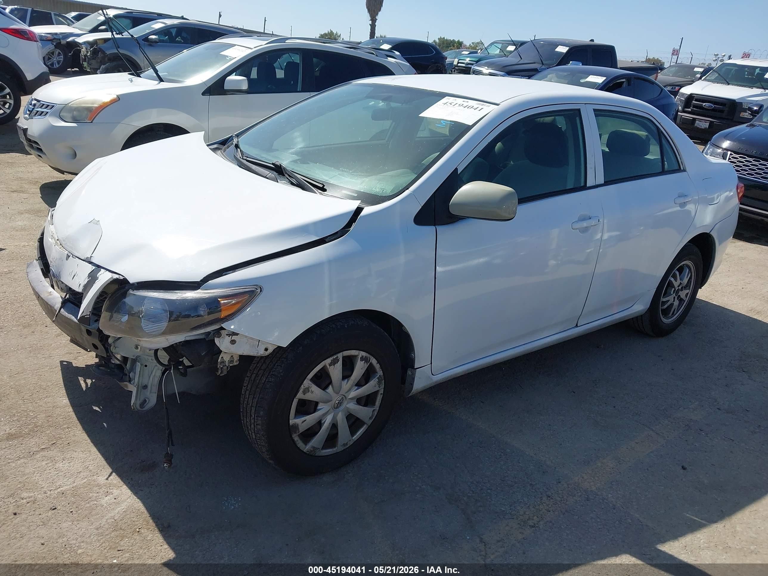 2009 Toyota Corolla Le White vin: JTDBL40EX9J027183