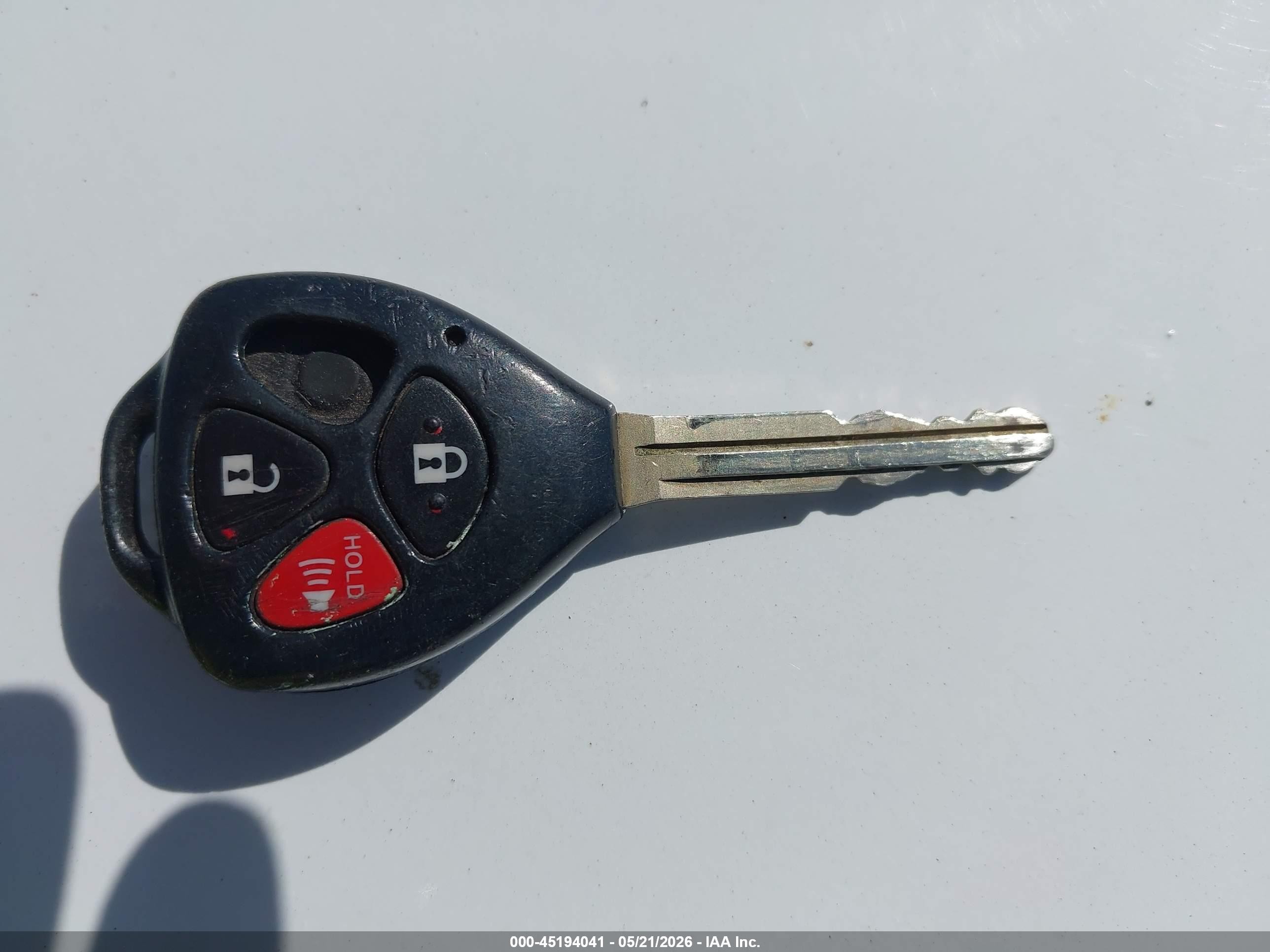 2009 Toyota Corolla Le White vin: JTDBL40EX9J027183