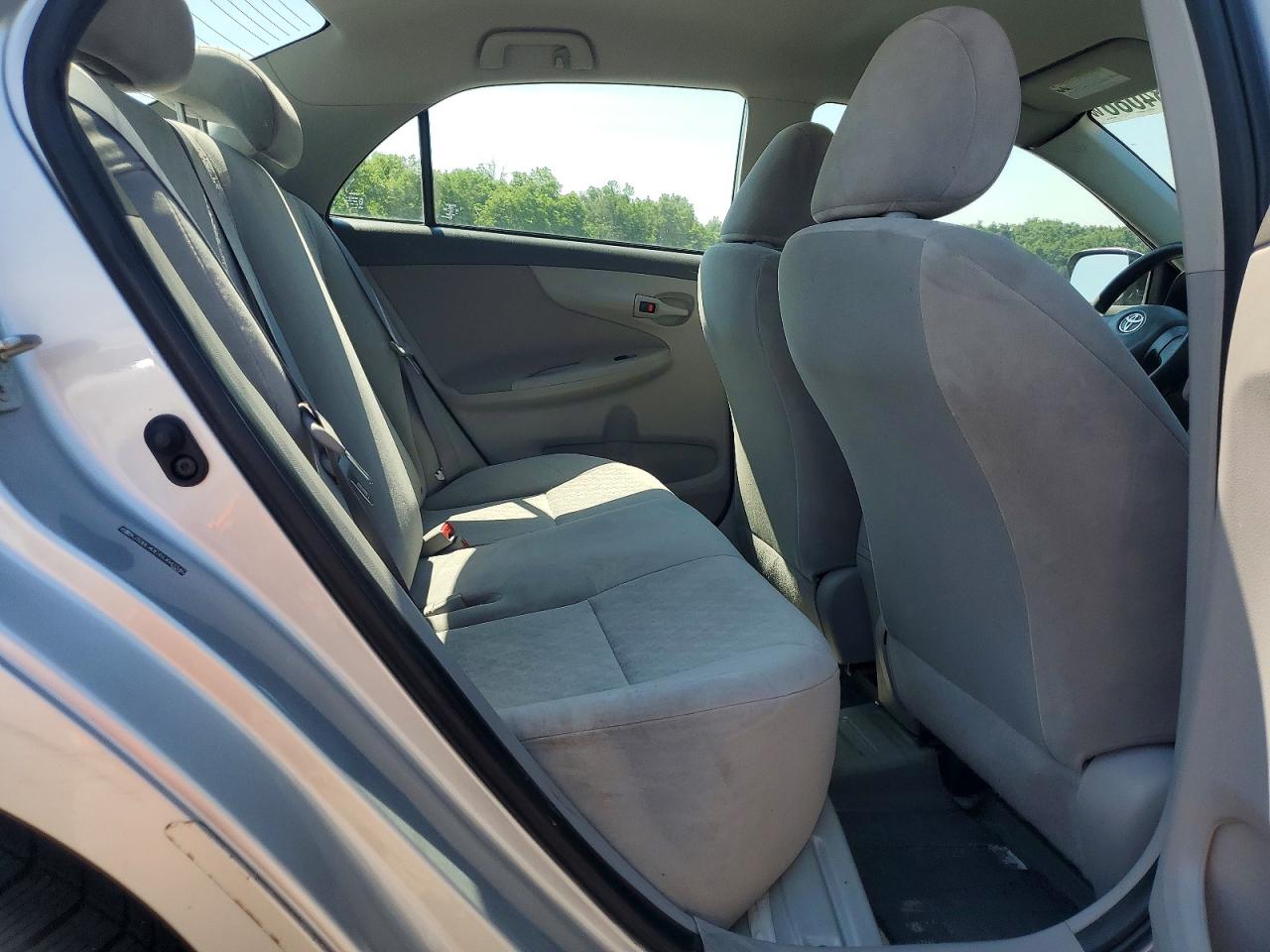 2009 Toyota Corolla Le Silver vin: JTDBL40EX9J042346