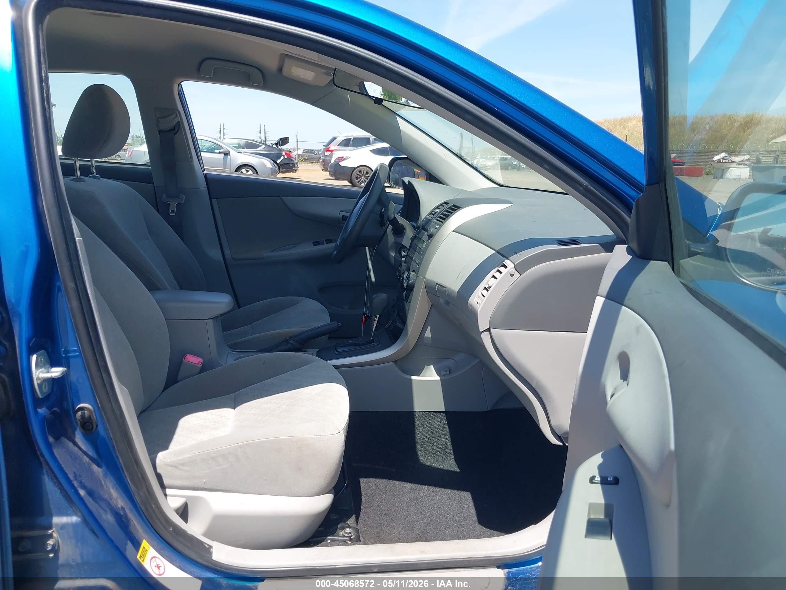 2009 Toyota Corolla Le Blue vin: JTDBL40EX9J049328