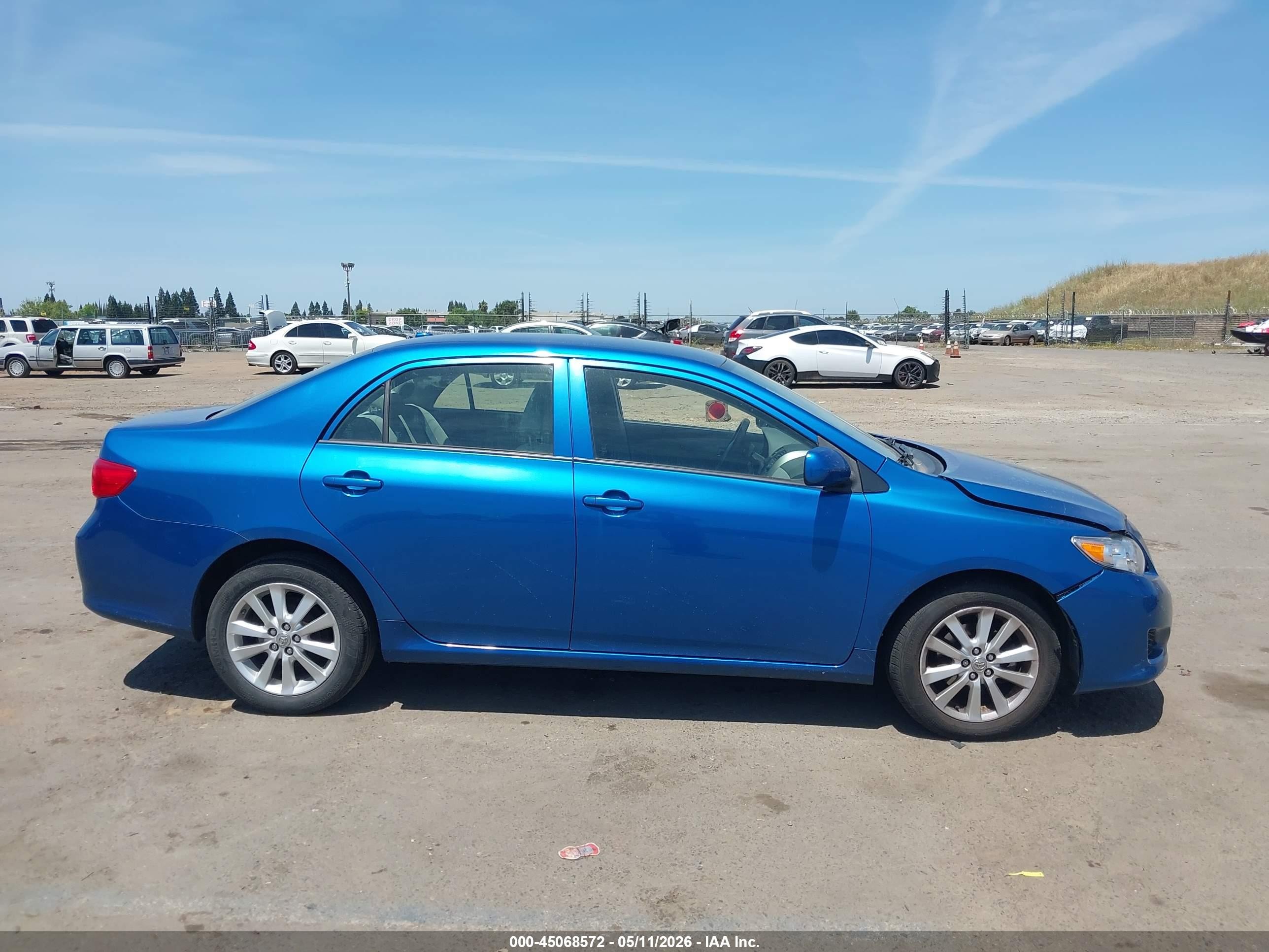 2009 Toyota Corolla Le Blue vin: JTDBL40EX9J049328