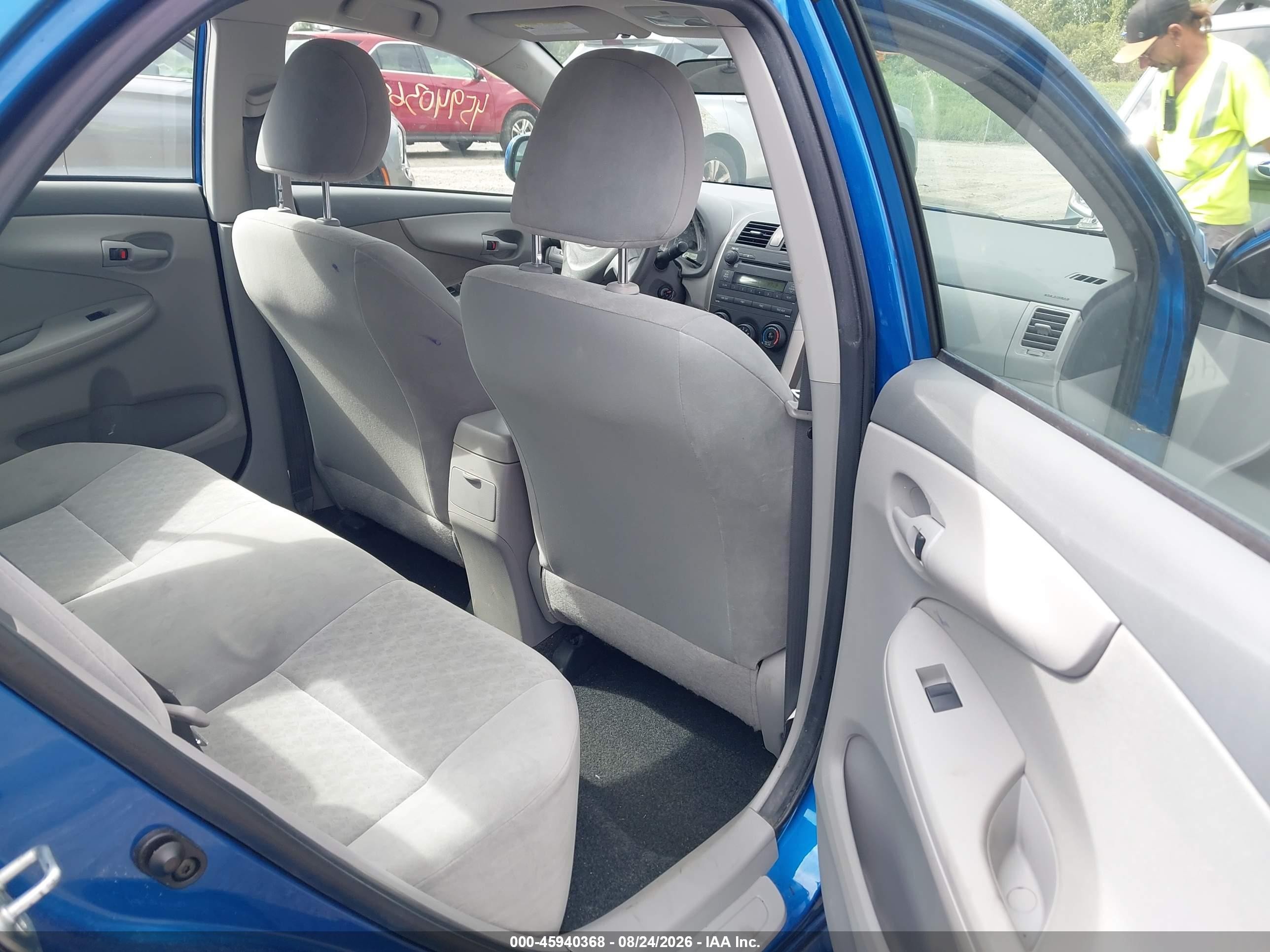 2009 Toyota Corolla Le Blue vin: JTDBL40EX9J049460