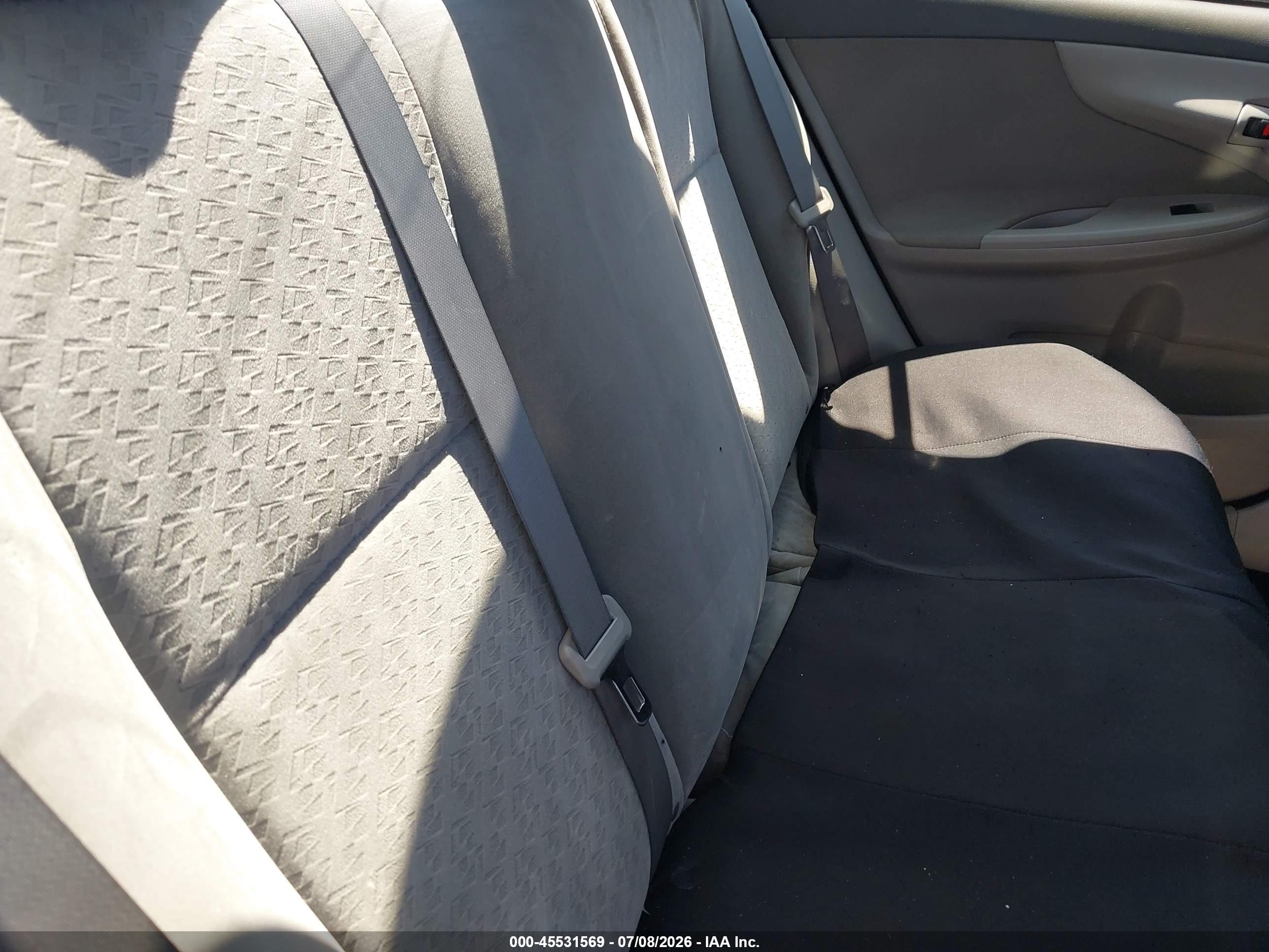 2009 Toyota Corolla Le Silver vin: JTDBL40EX9J051192