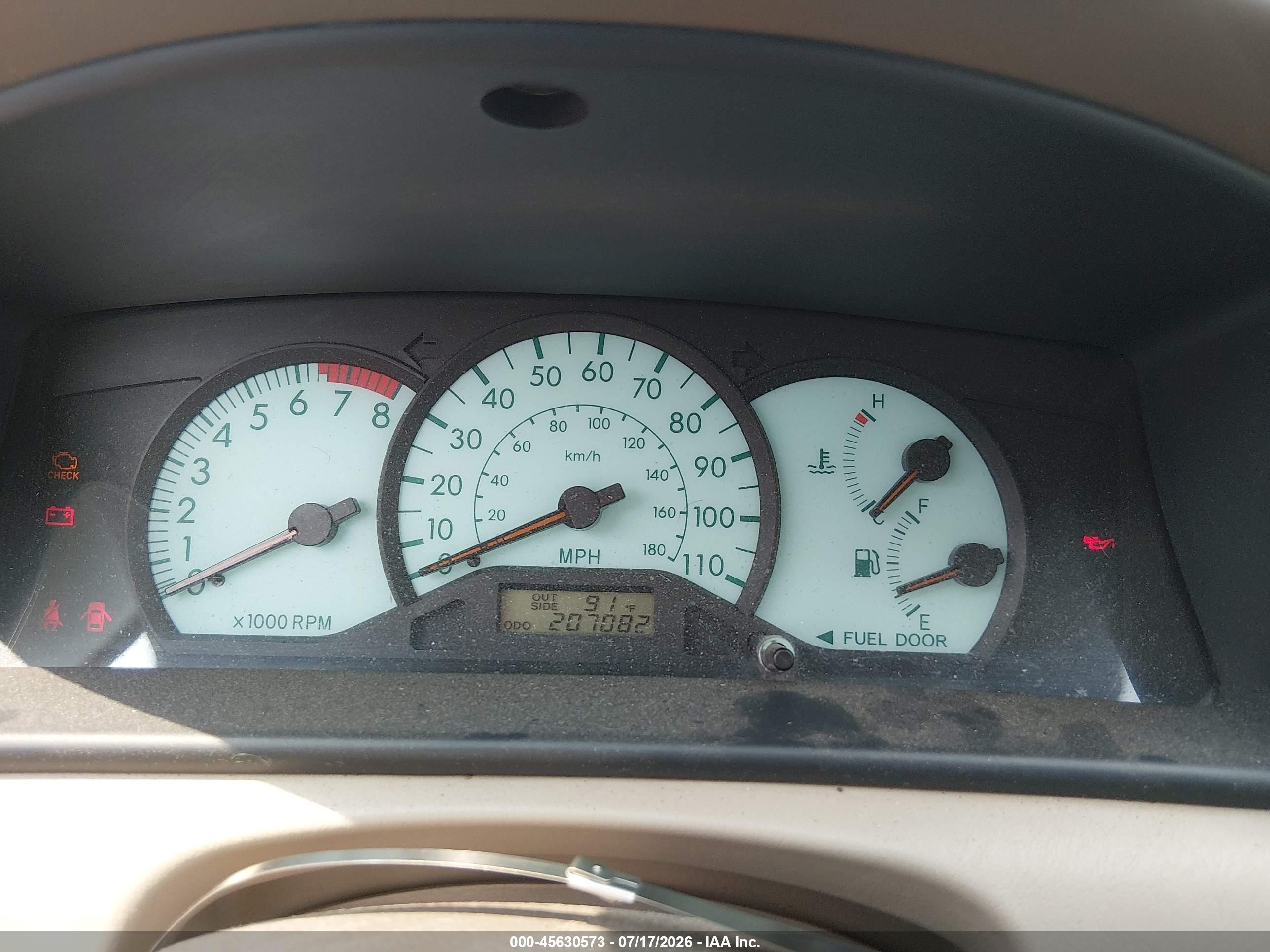 2003 Toyota Corolla Le White vin: JTDBR32E030014817