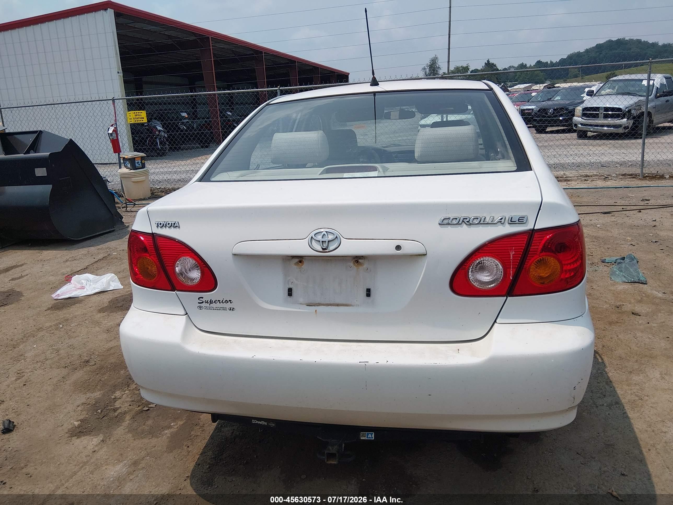 2003 Toyota Corolla Le White vin: JTDBR32E030014817