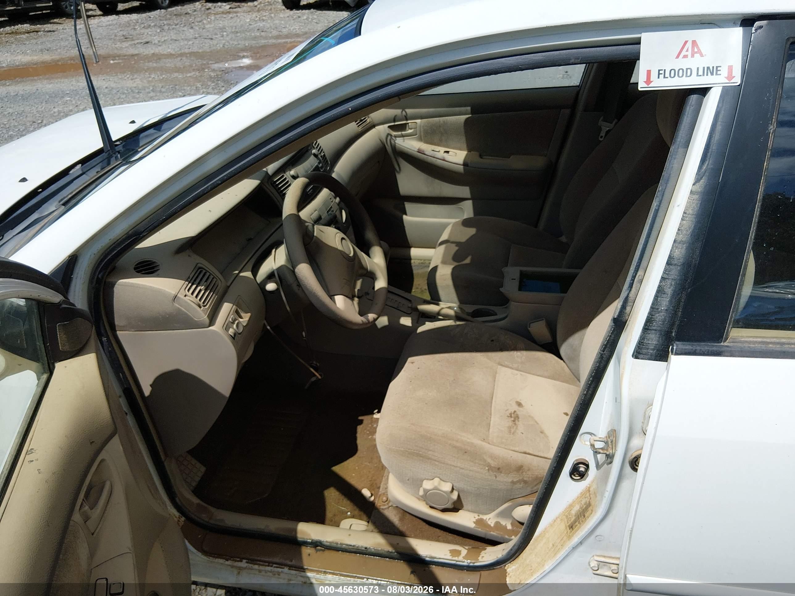 2003 Toyota Corolla Le White vin: JTDBR32E030014817